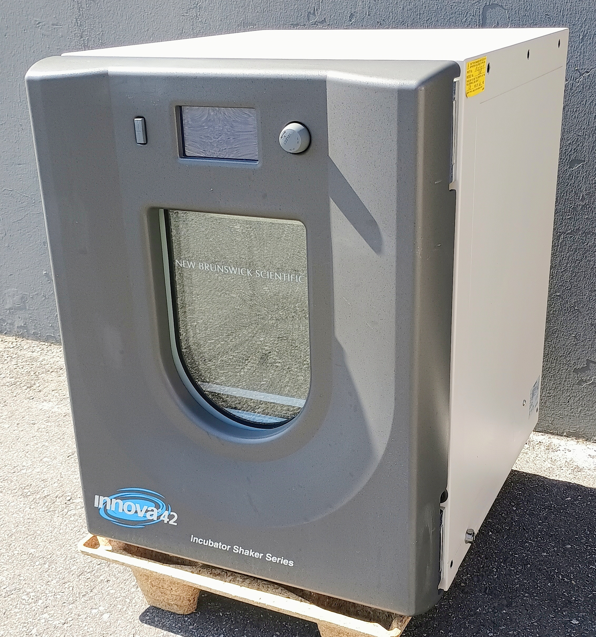 Refurbished Eppendorf / New Brunswick Innova 42R Refrigerated Incubator Shaker