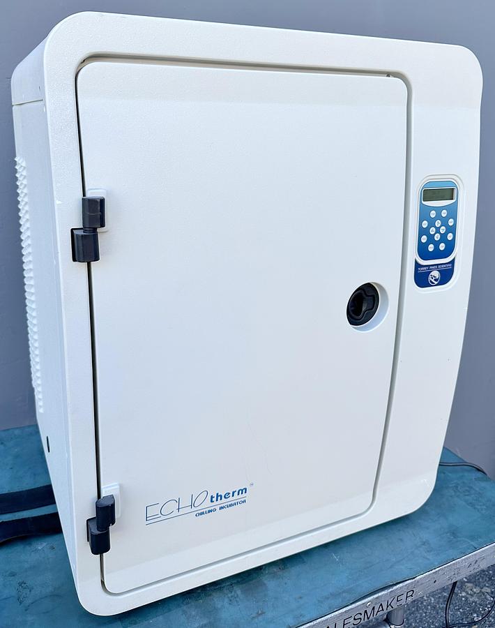 Refurbished Torrey Pines Scientific ECHOtherm IN45 Chilling and Heating Incubator