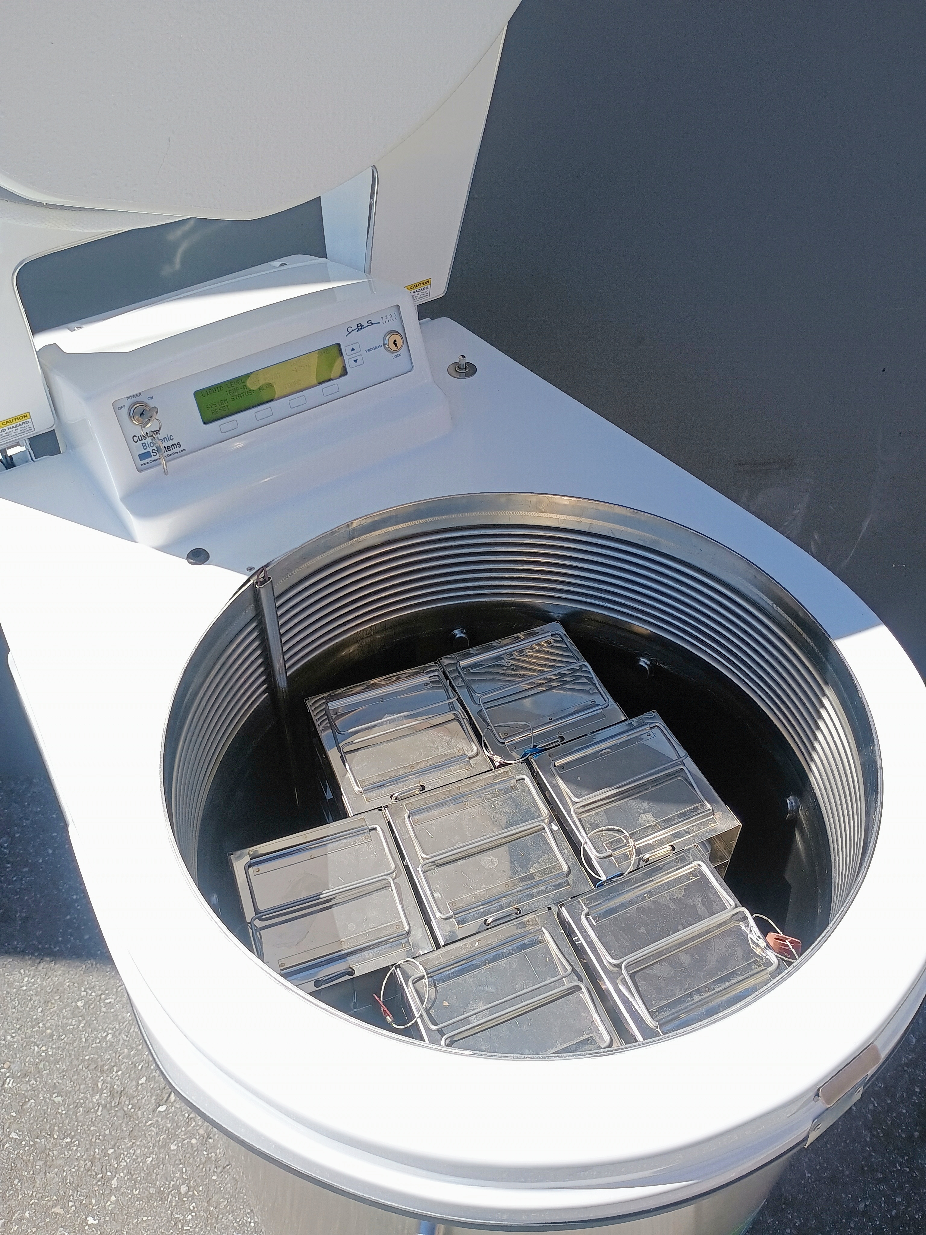 Refurbished Biolife Solutions Isothermal V-1500AB Series Cryogenic Nitrogen Storage System