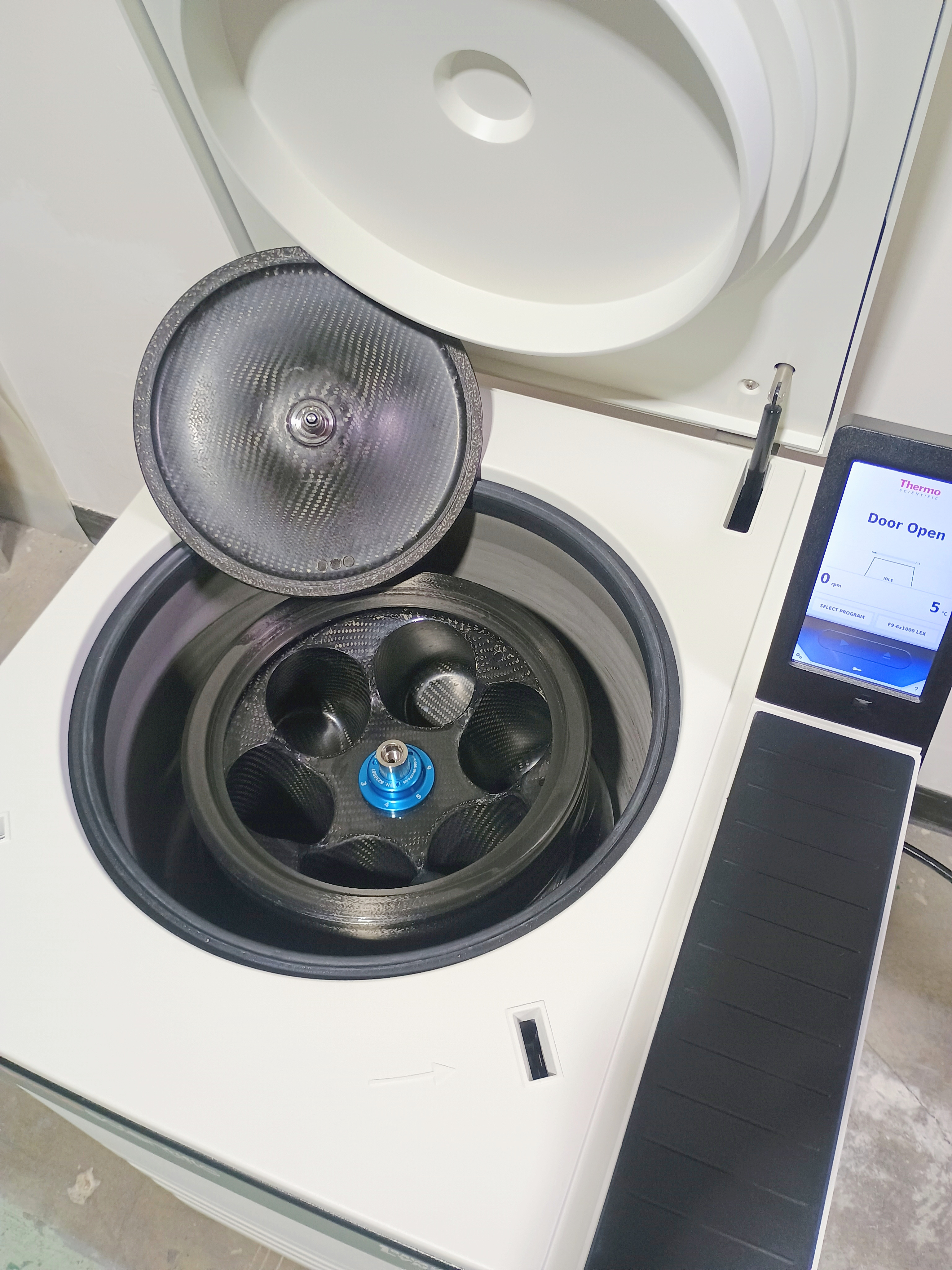 Refurbished Thermo LYNX 6000 Refrigerated Superspeed Floor Model Centrifuge