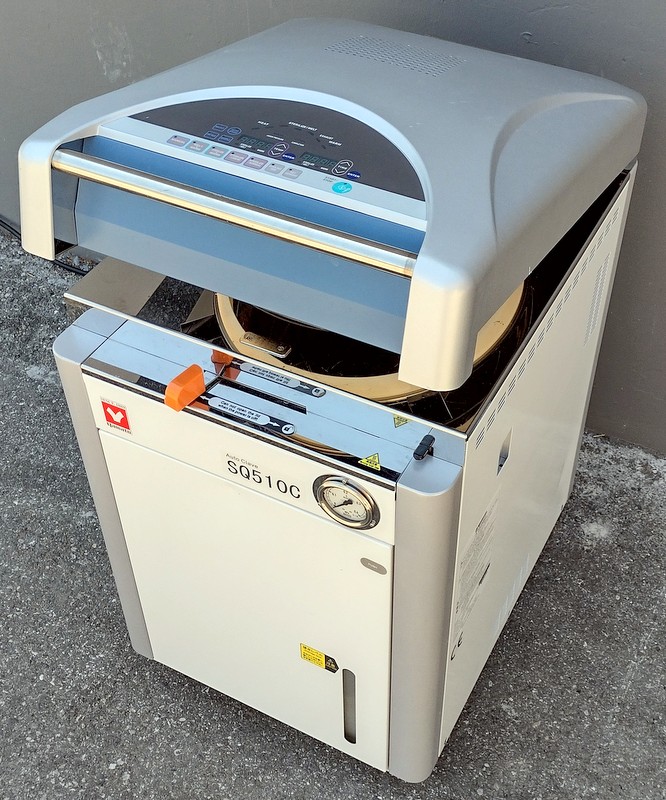 Refurbished Yamato SQ510C Autoclave / Steam Sterilizer 240 Volt