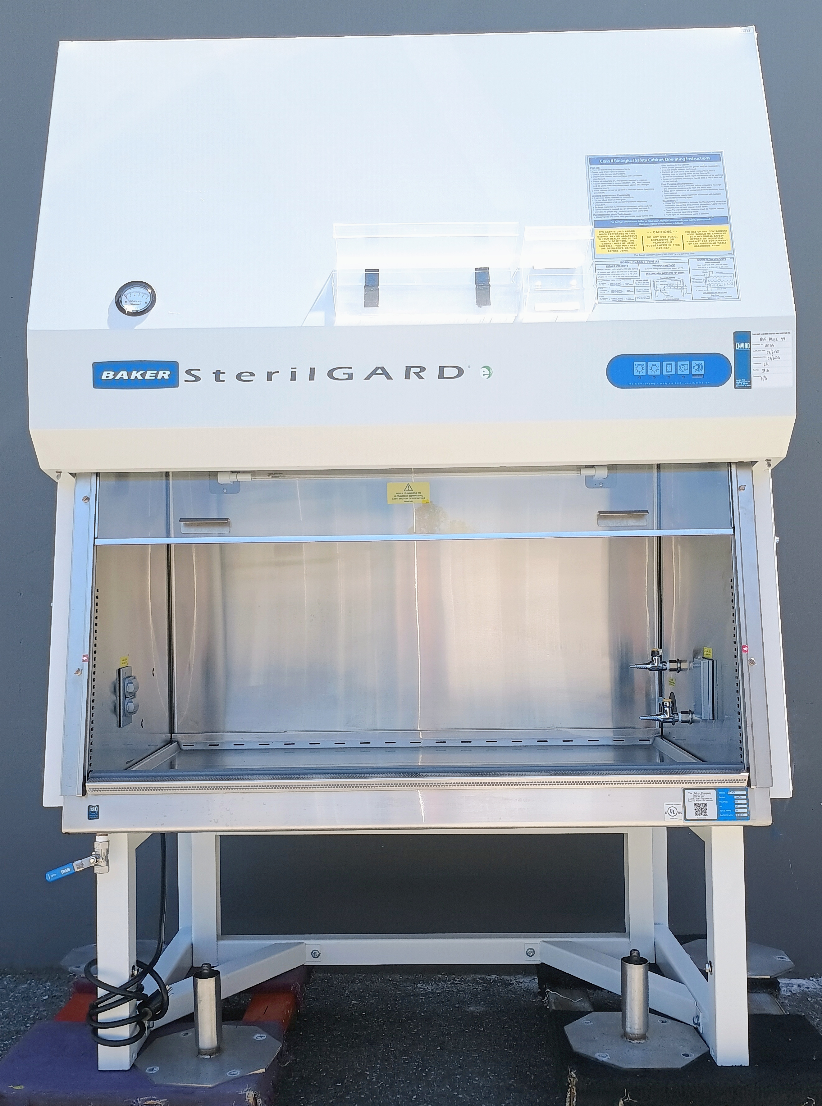 Refurbished Baker 4ft. SG404 SterilGARD e3 Biosafety Cabinet