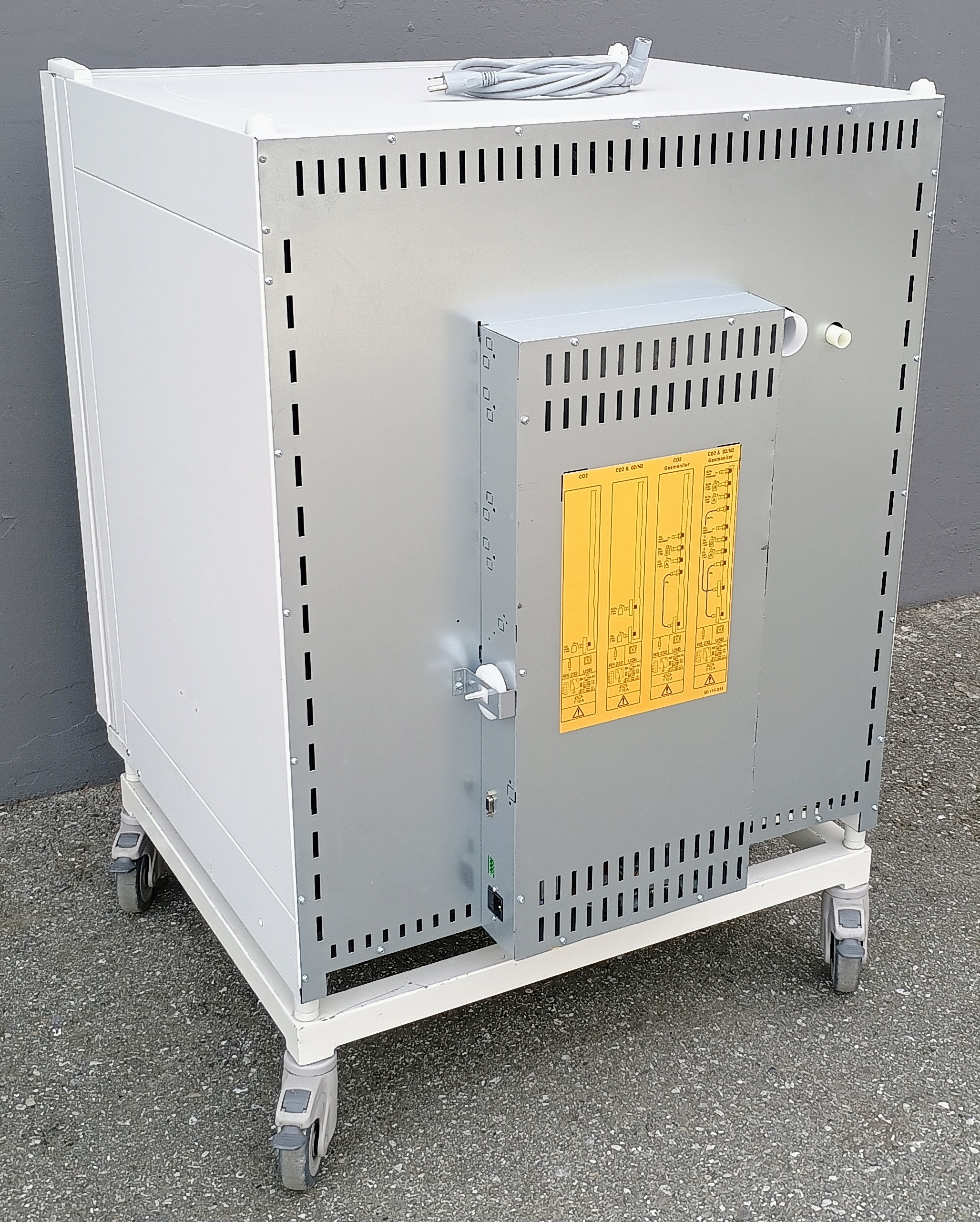 Refurbished Thermo HERAcell 240i Air-Jacketed CO2 Incubator