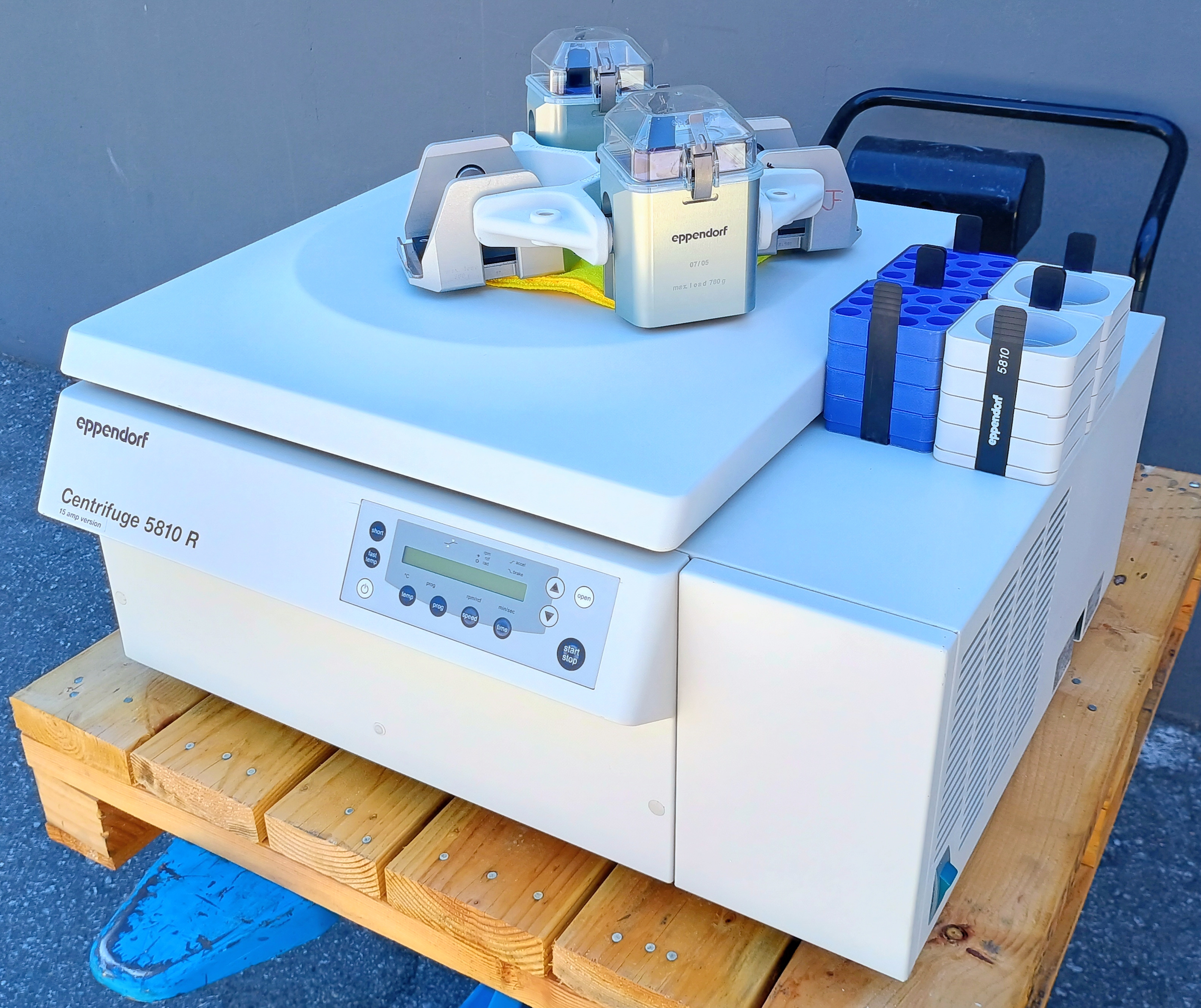 Refurbished Eppendorf 5810R Refrigerated Benchtop Centrifuge with A-4-81 Rotor