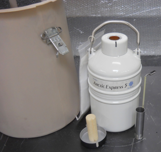 Refurbished Thermolyne Arctic Express 5 Cryogenic Dry Shipper
