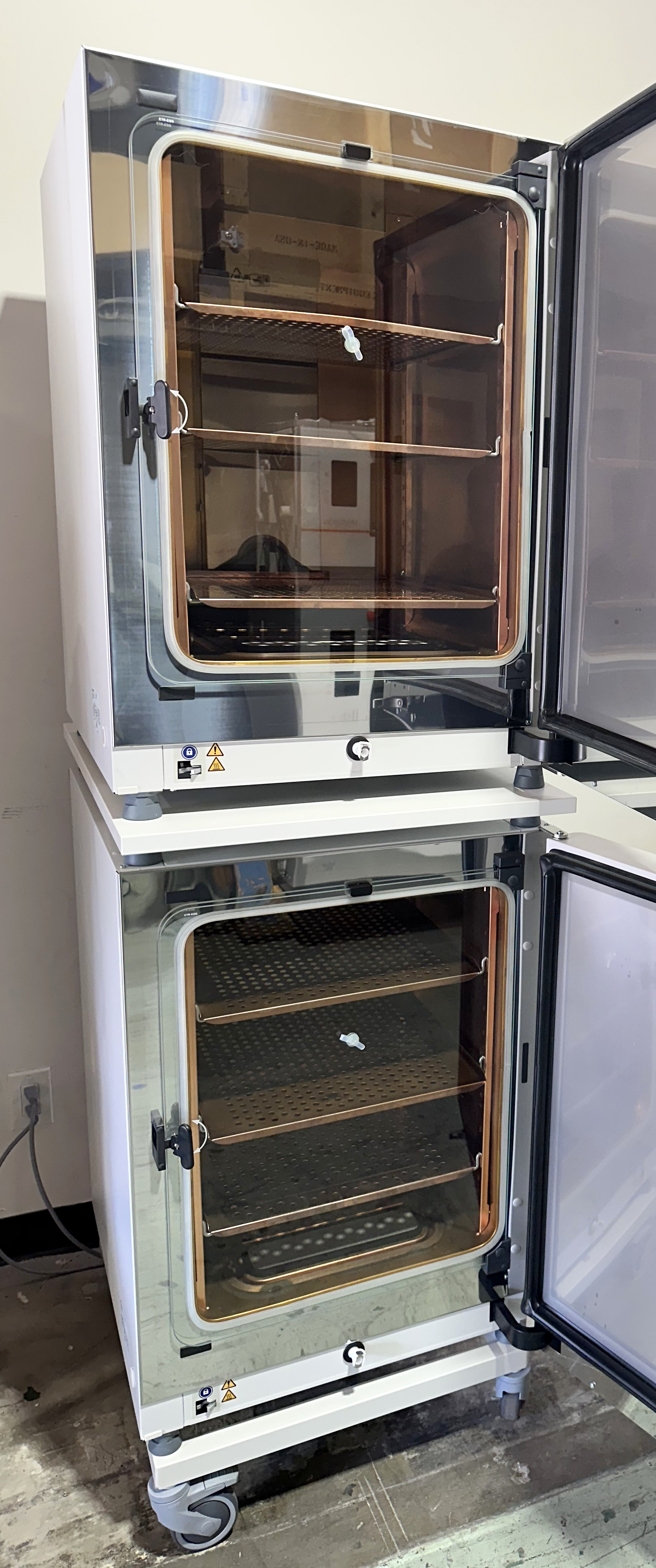 Refurbished Thermo HERAcell Vios 160i Dual-Chamber CO2 Incubators