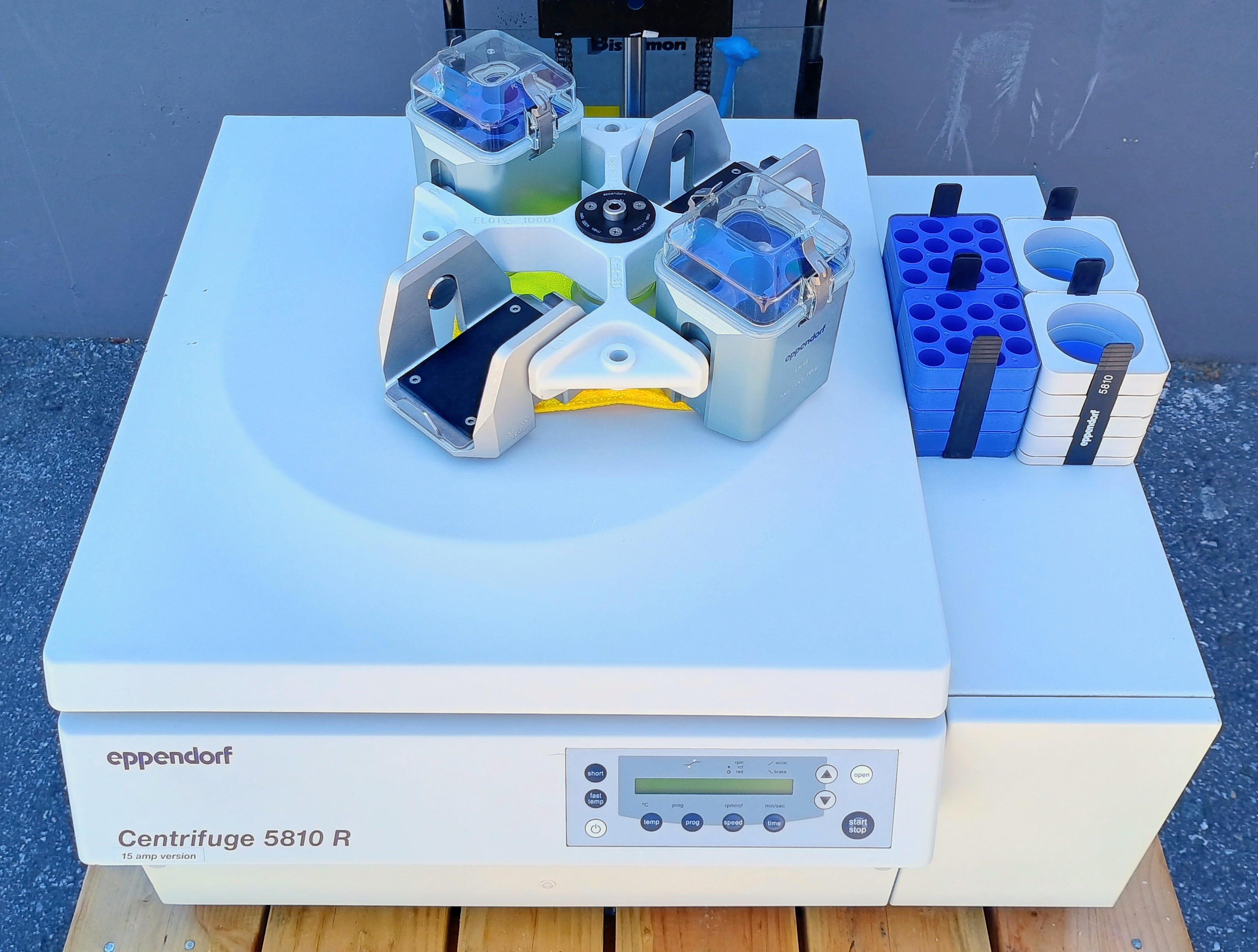 Refurbished Eppendorf 5810R Refrigerated Benchtop Centrifuge with A-4-81 Rotor