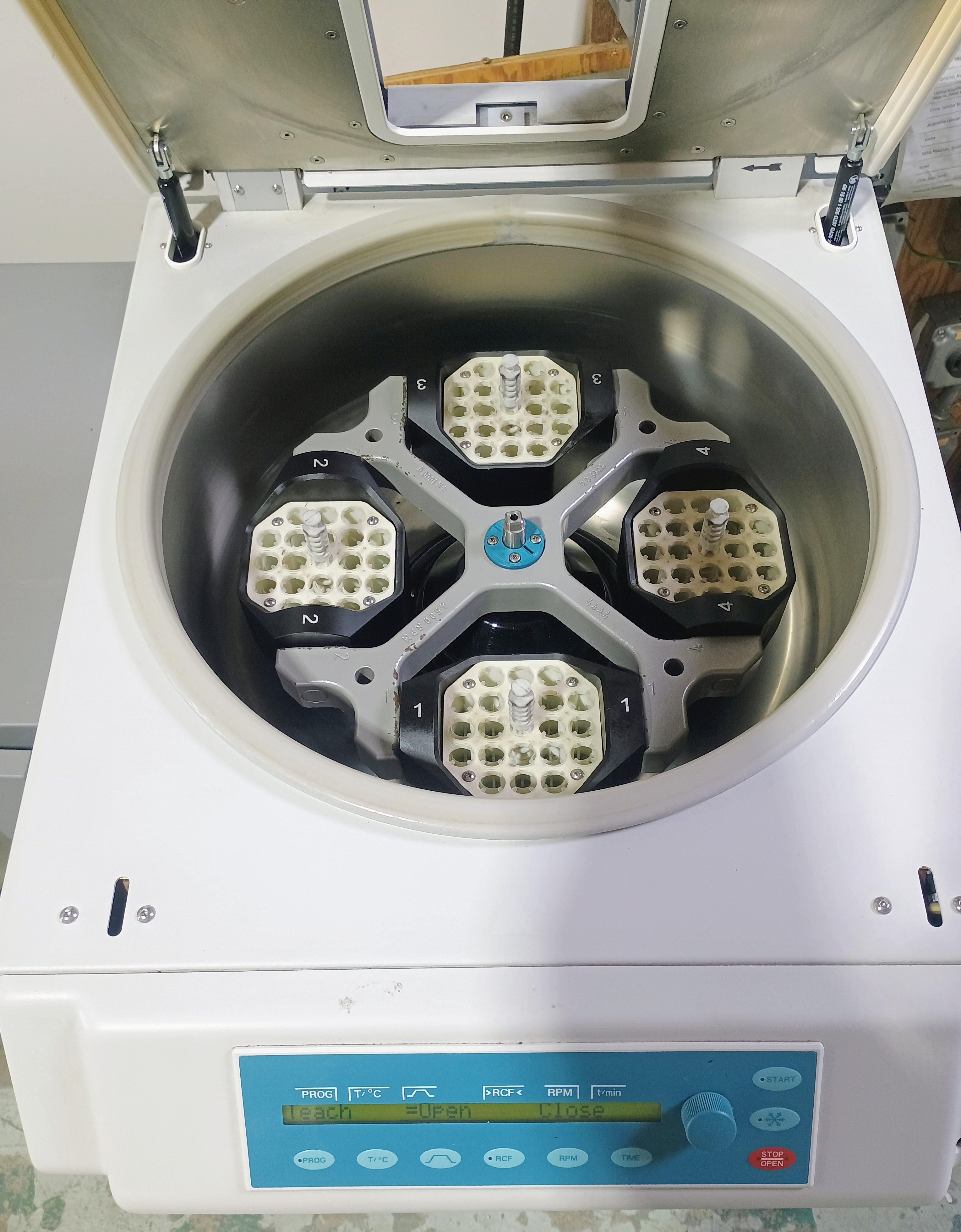 Refurbished Hettich Rotanta 460 5680-30-D Automated Centrifuge