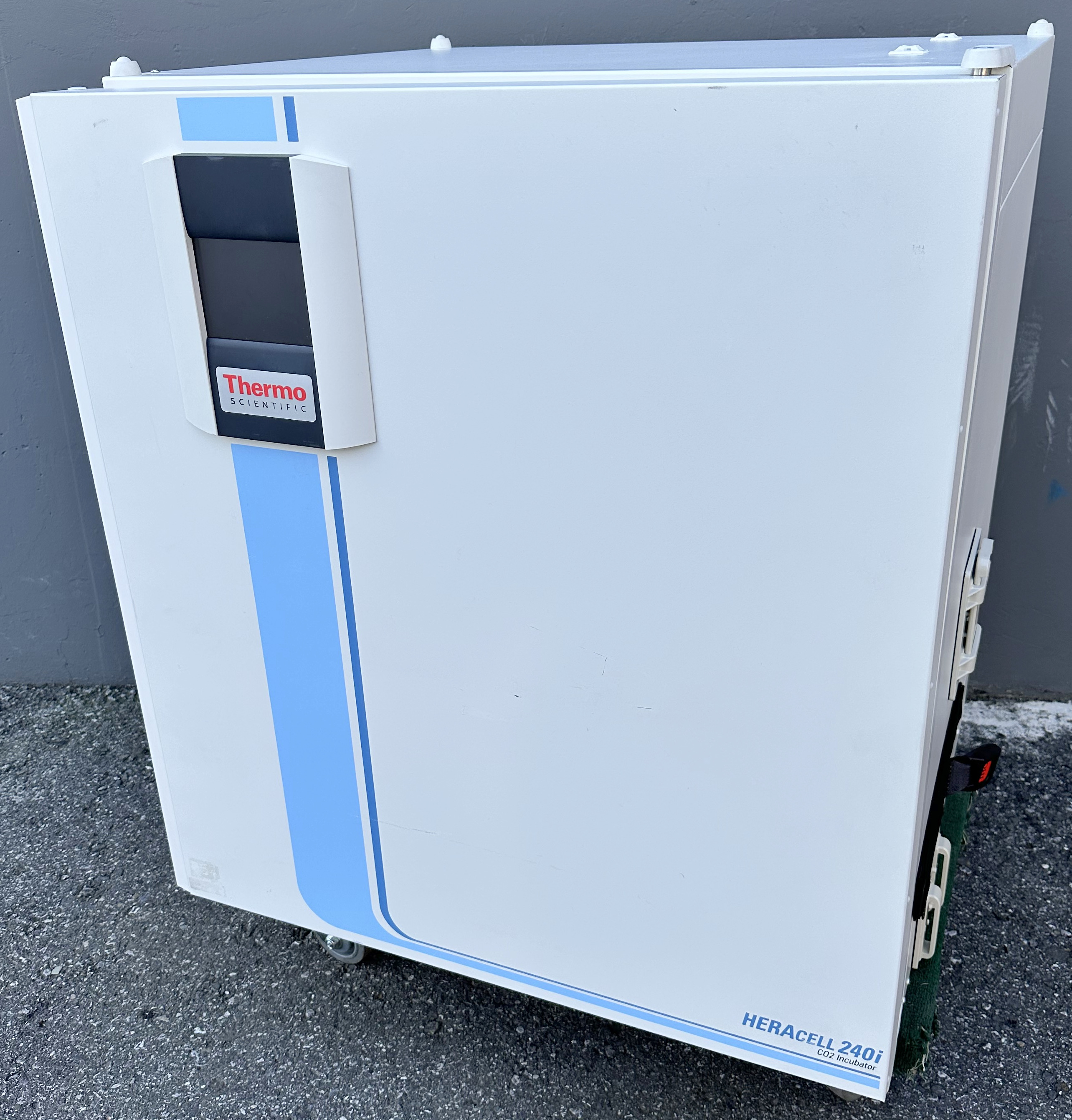 Refurbished Thermo HERAcell 240i Air-Jacketed CO2 Incubator
