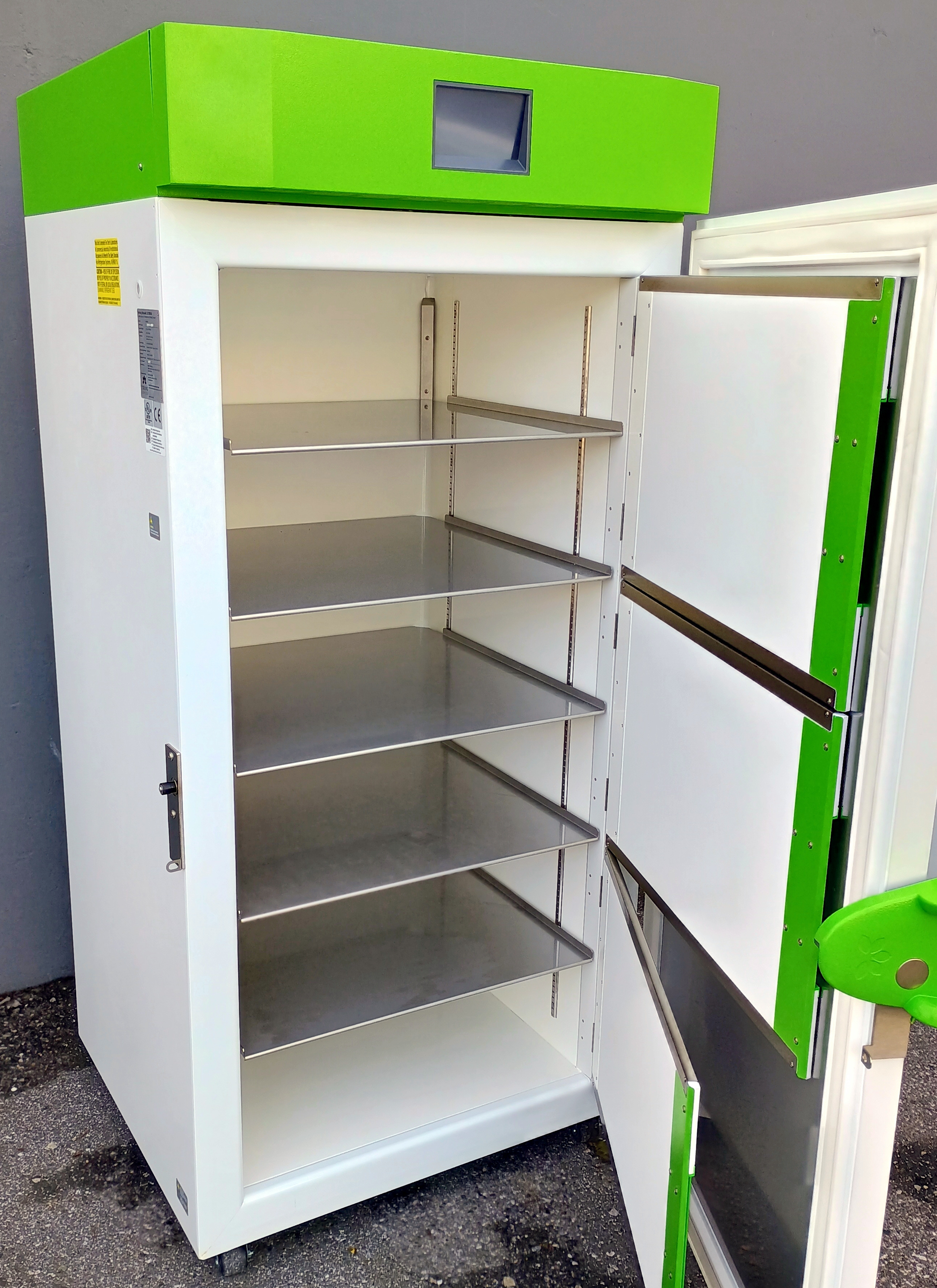 Used Stirling Ultracold SU780XLE -80ºC Ultra-Low Temperature Freezer 100-264 Volt