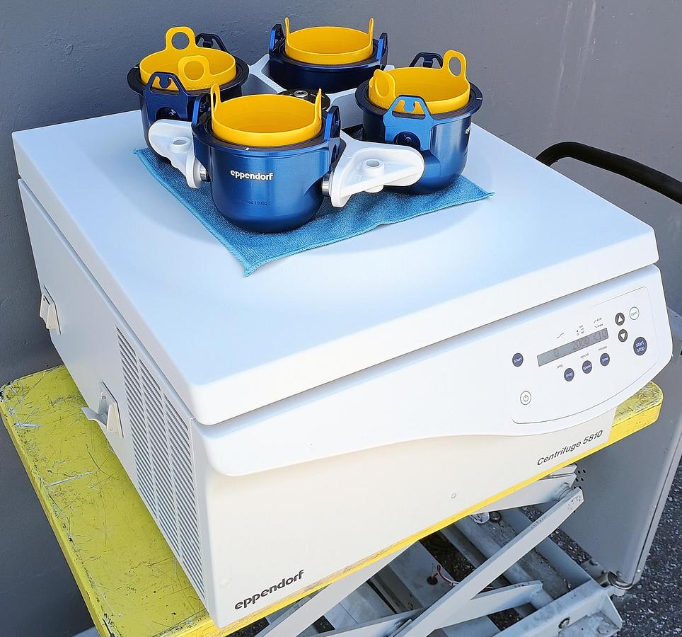 Refurbished Eppendorf 5810 Benchtop Centrifuge with S-4-104 Rotor