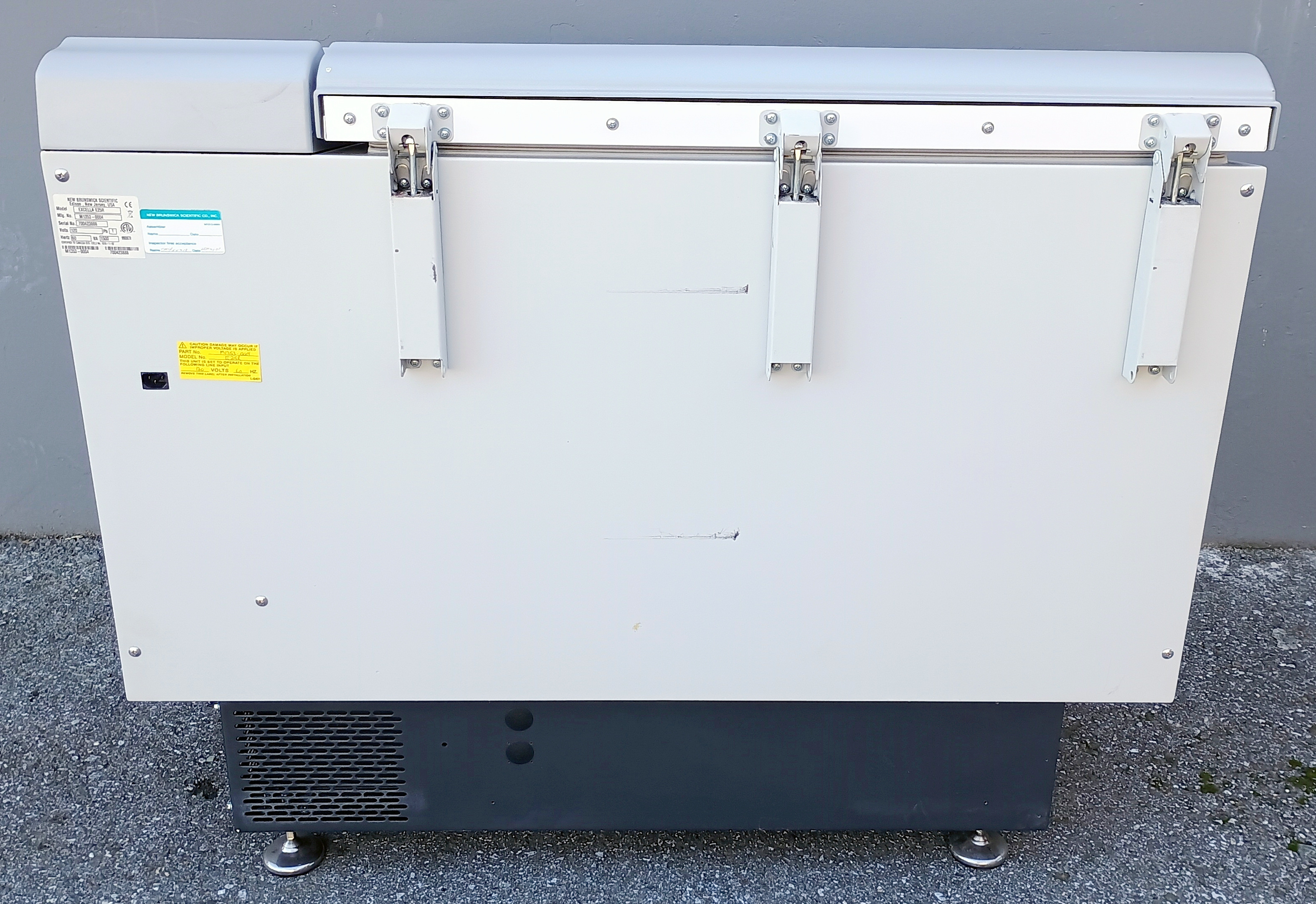 Refurbished New Brunswick Excella E25R Refigerated Incubator Shaker