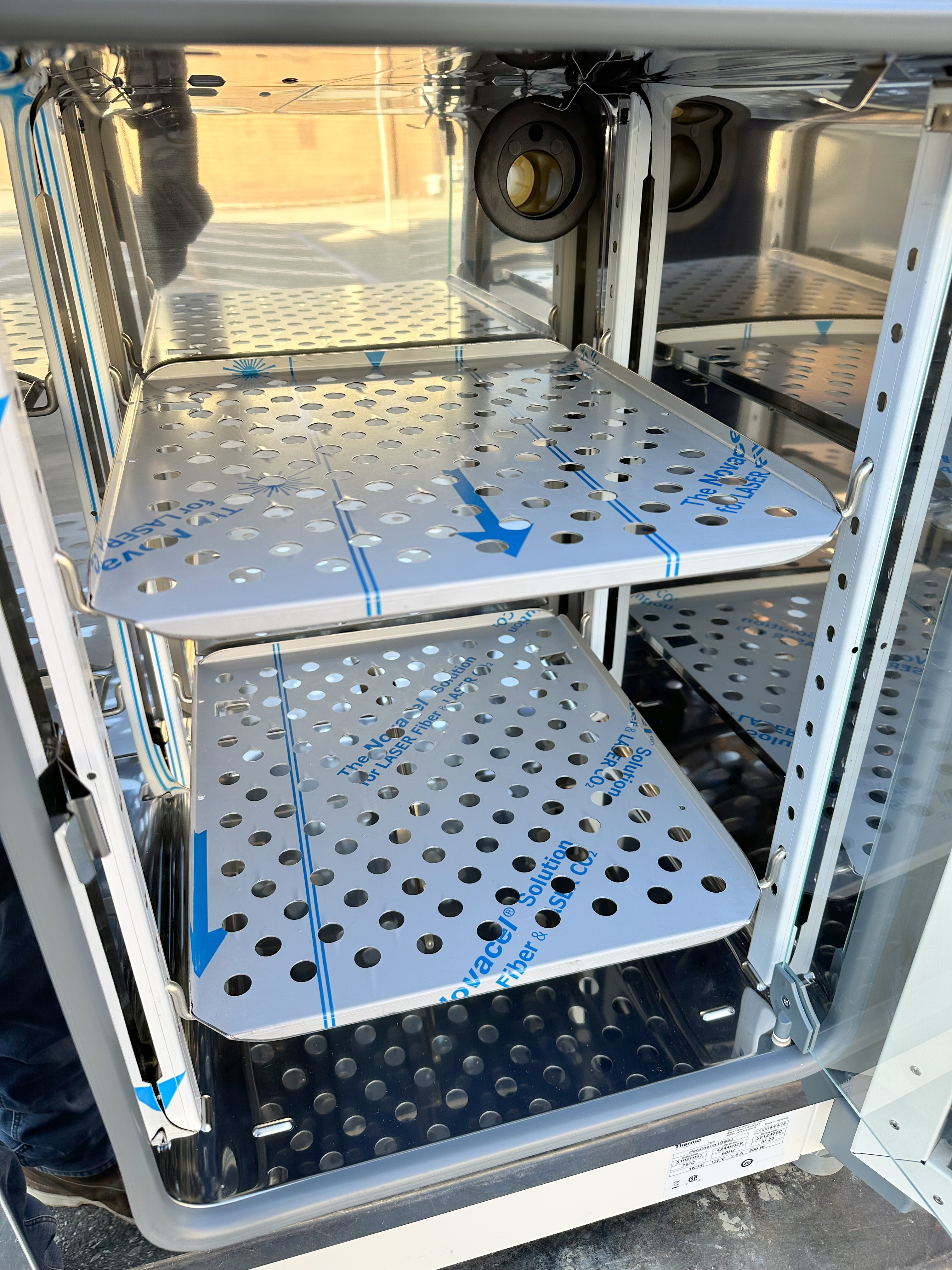 Used Thermo HERATHERM IGS60 Incubator