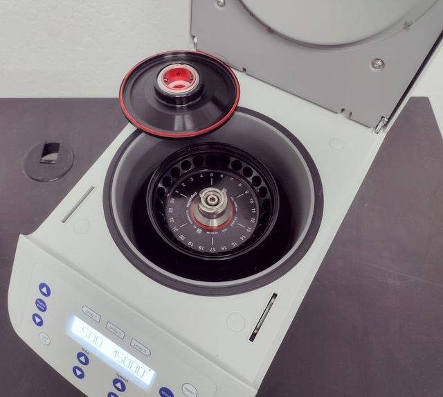 Used 5425 Benchtop Microcentrifuge