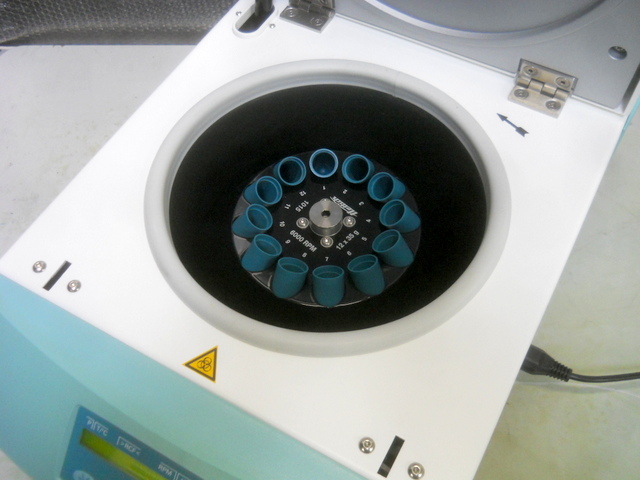 Refurbished Hettich Mikro 220R Refrigerated Benchtop Centrifuge