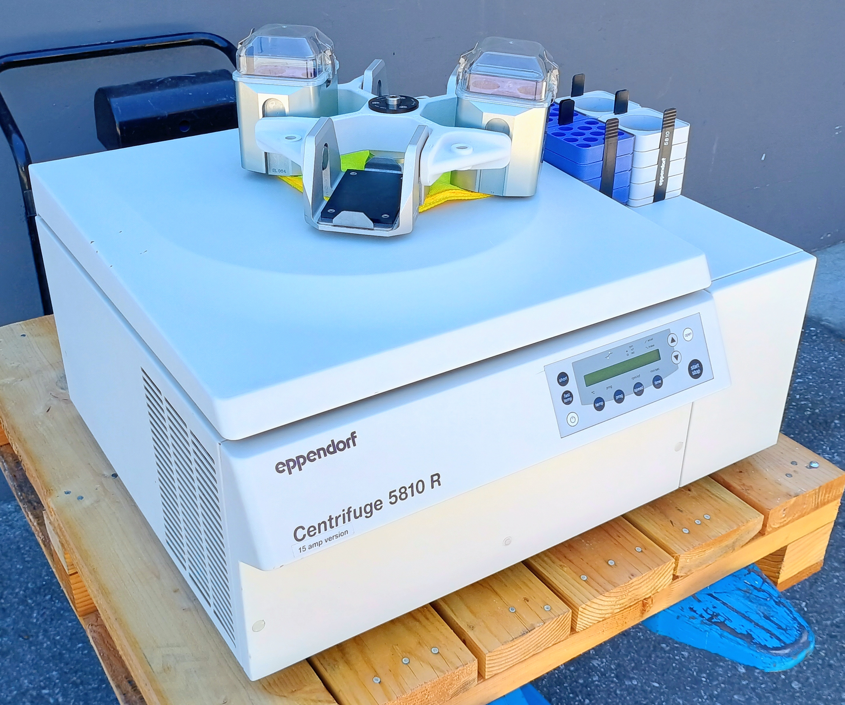 Refurbished Eppendorf 5810R Refrigerated Benchtop Centrifuge with A-4-81 Rotor
