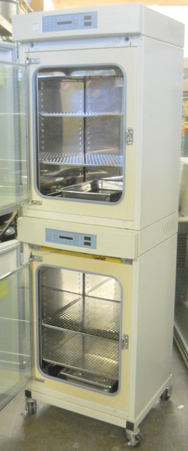 Refurbished Thermo / Forma 3110 Dual-Chamber Water-Jacketed CO2 Incubators