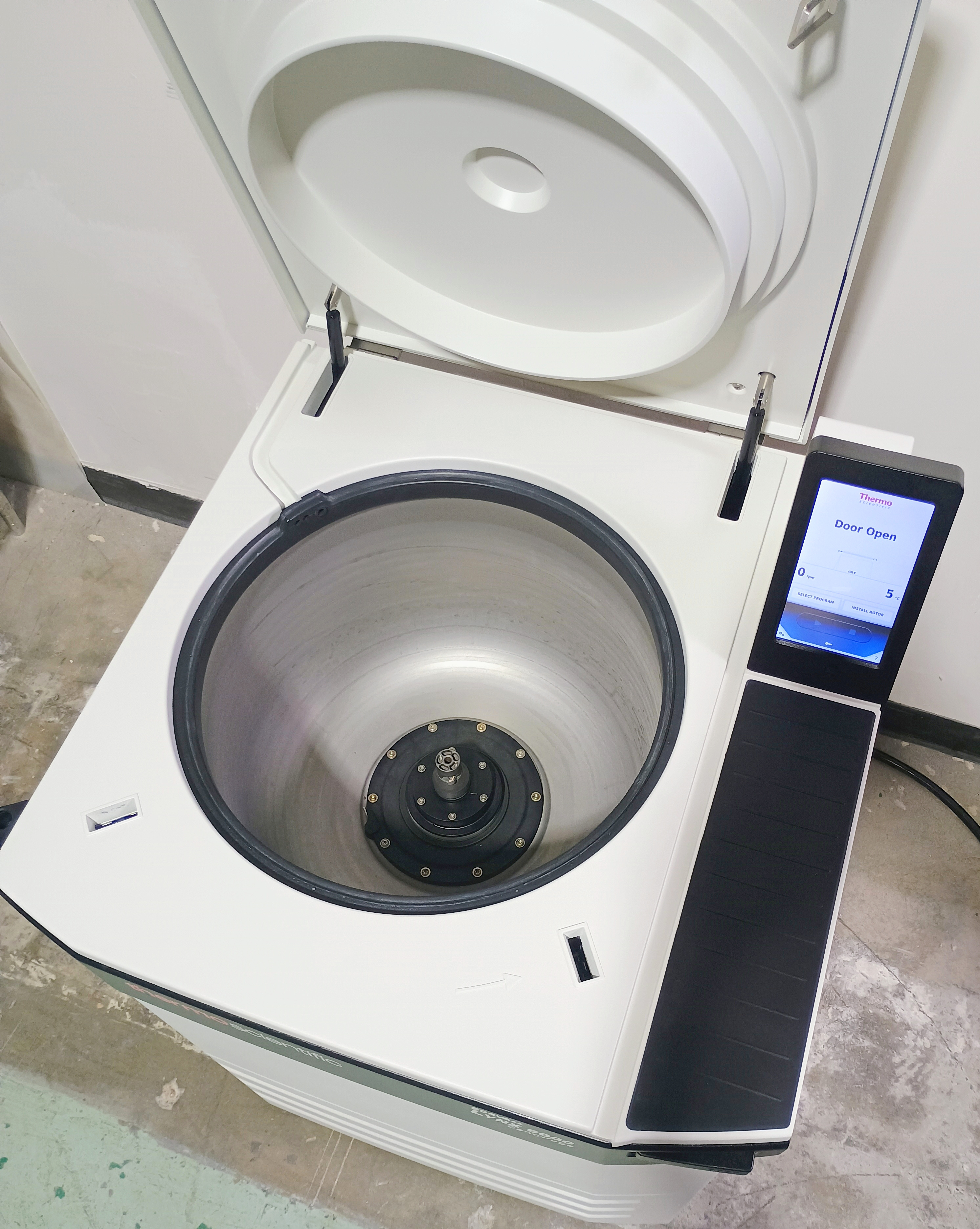 Refurbished Thermo LYNX 6000 Refrigerated Superspeed Floor Model Centrifuge