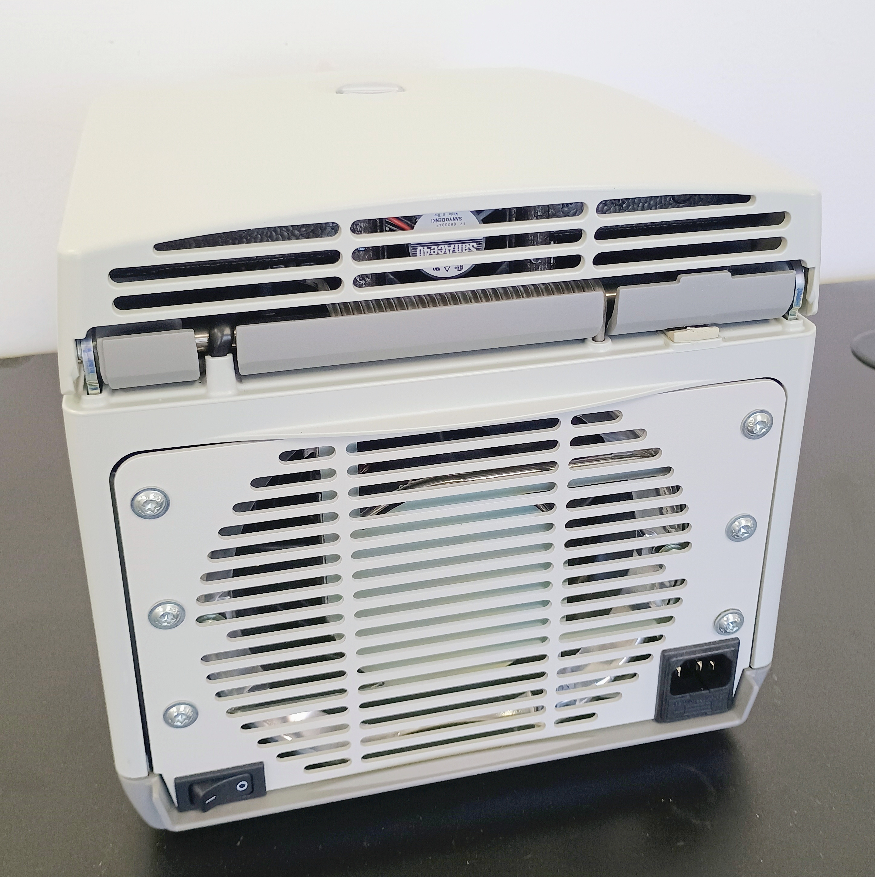 Refurbished Eppendorf 5425 Benchtop Microcentrifuge