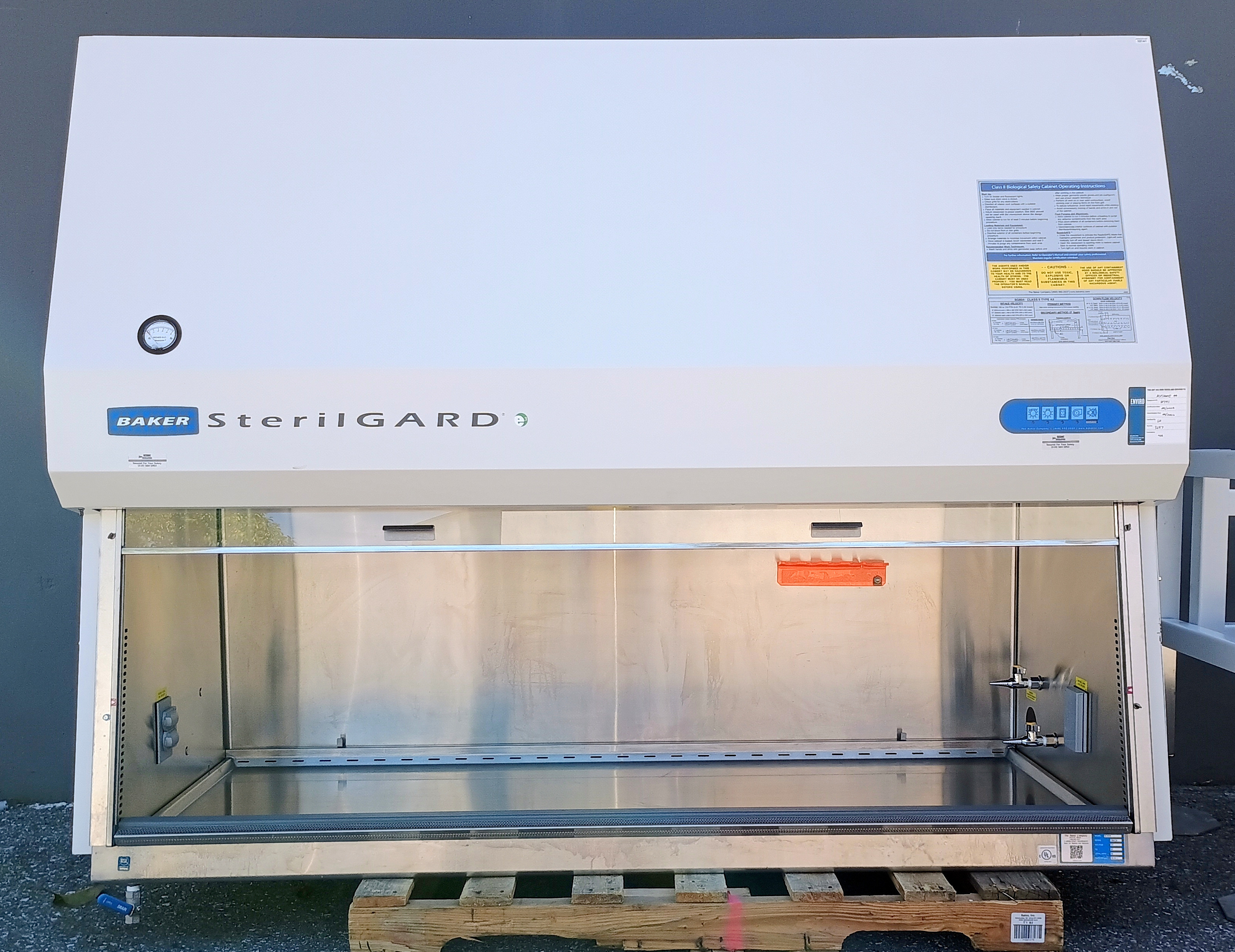 Refurbished Baker 6ft. SG604 SterilGARD e3 Biosafety Cabinet