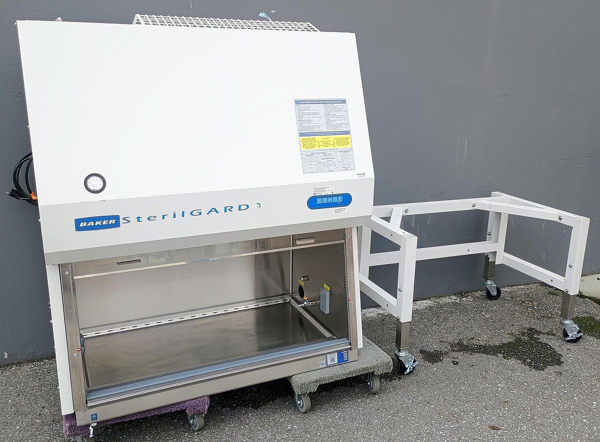 Refurbished Baker 4ft. SG404 SterilGARD e3 Biosafety Cabinet