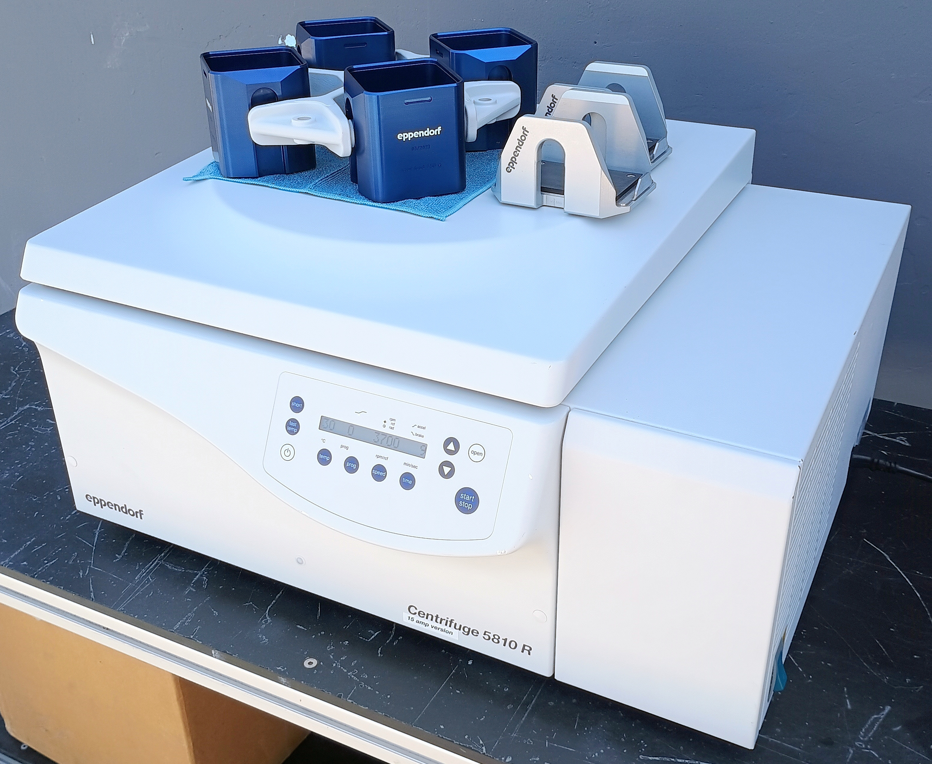 Refurbished Eppendorf 5810R Refrigerated Benchtop Centrifuge with A-4-81 Rotor