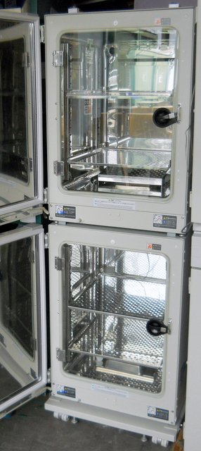 Refurbished Sanyo MCO-19AIC Dual-Chamber CO2 Incubators