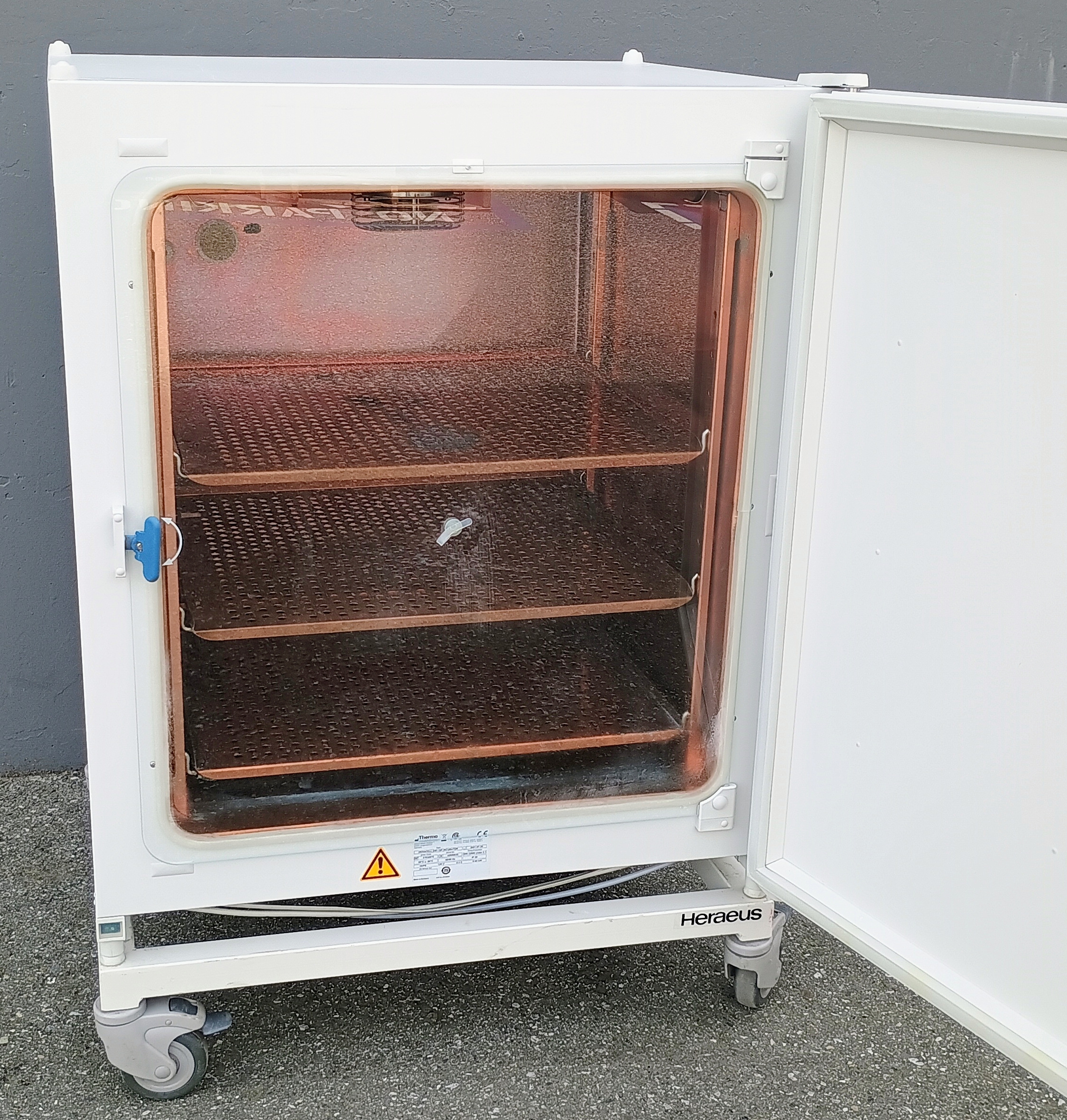 Refurbished Thermo HERAcell 240i Air-Jacketed CO2 Incubator