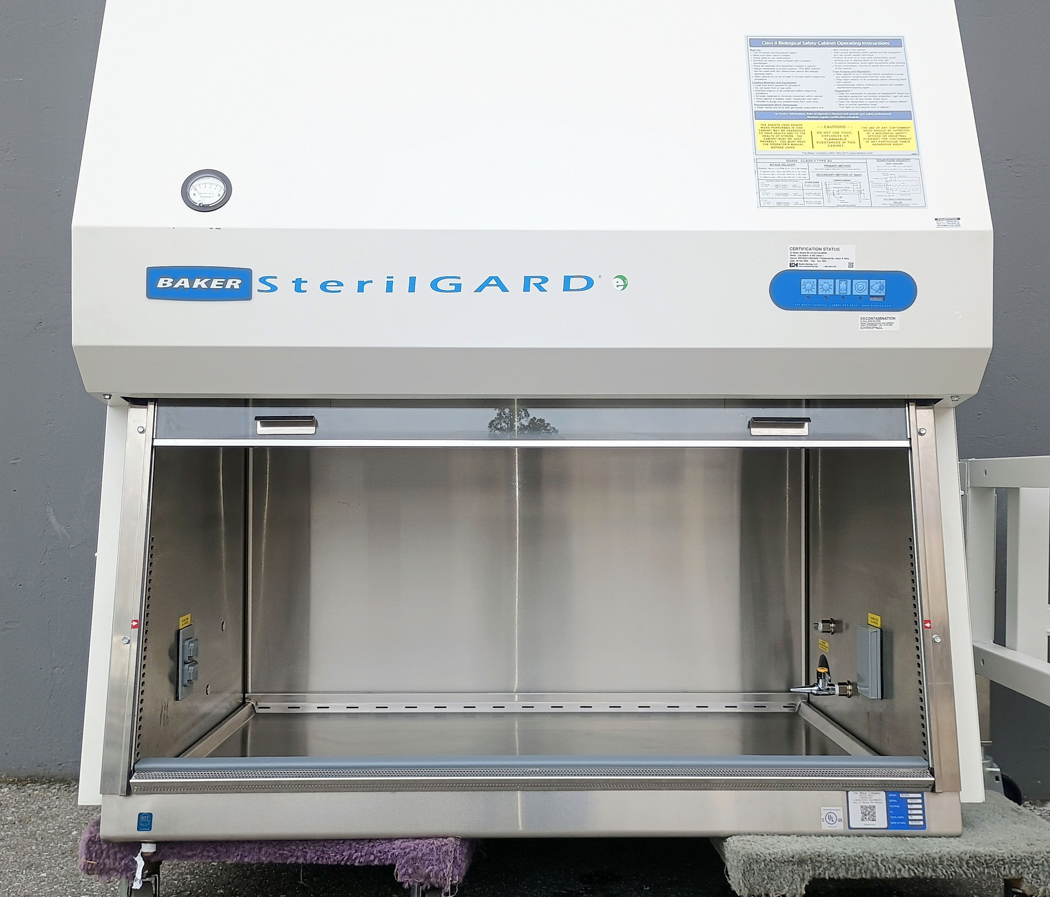 Refurbished Baker 4ft. SG404 SterilGARD e3 Biosafety Cabinet