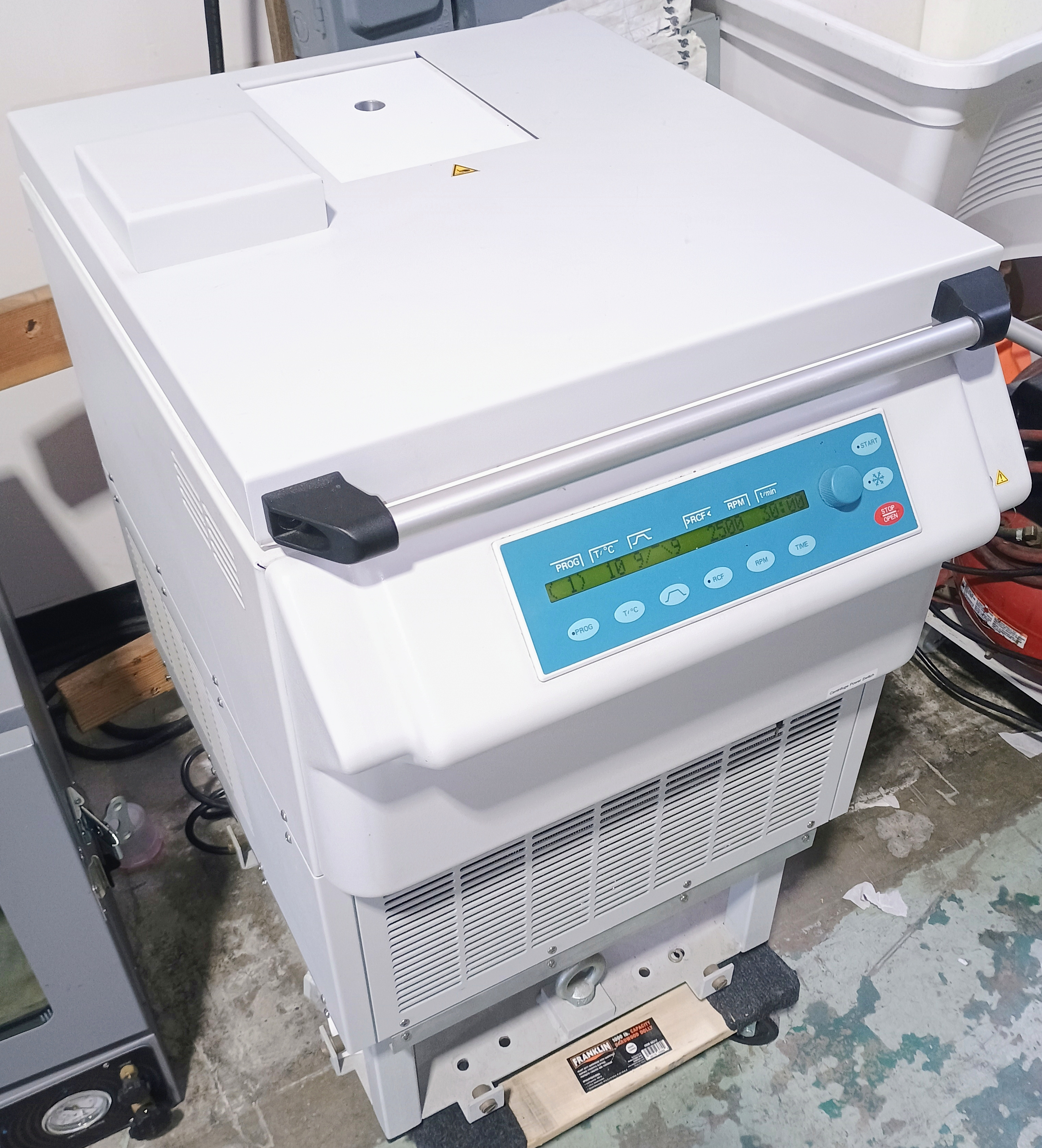 Refurbished Hettich Rotanta 460 5680-30-D Automated Centrifuge