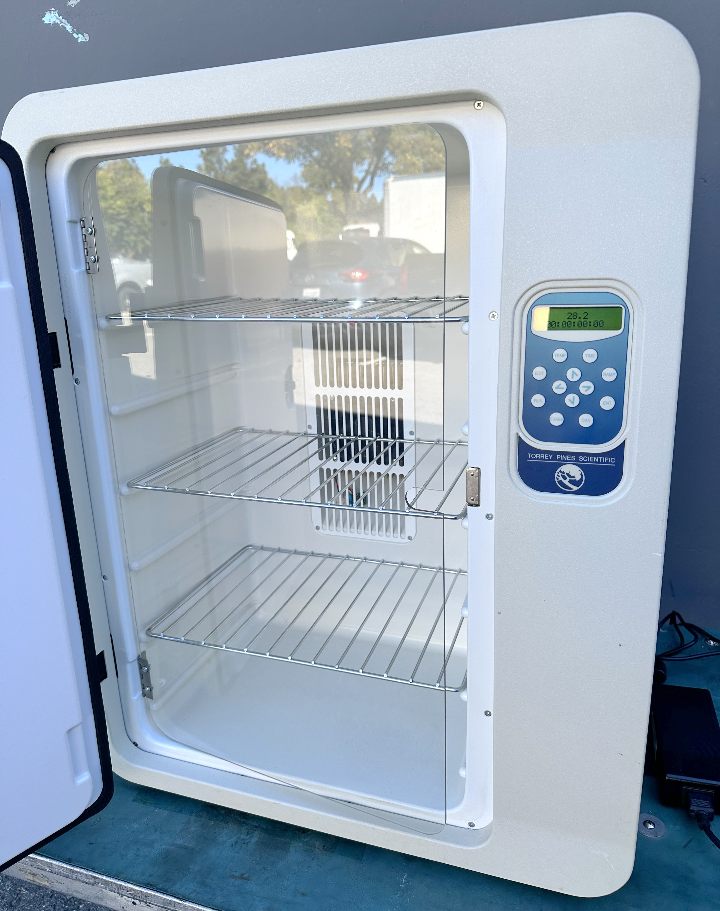 Refurbished Torrey Pines Scientific ECHOtherm IN45 Chilling and Heating Incubator