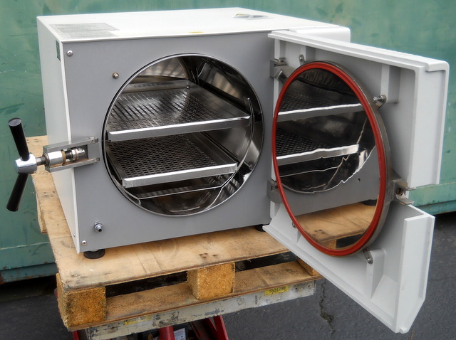Refurbished Tuttnauer / Brinkmann 3850E Autoclave / Steam Sterilizer 230 Volt