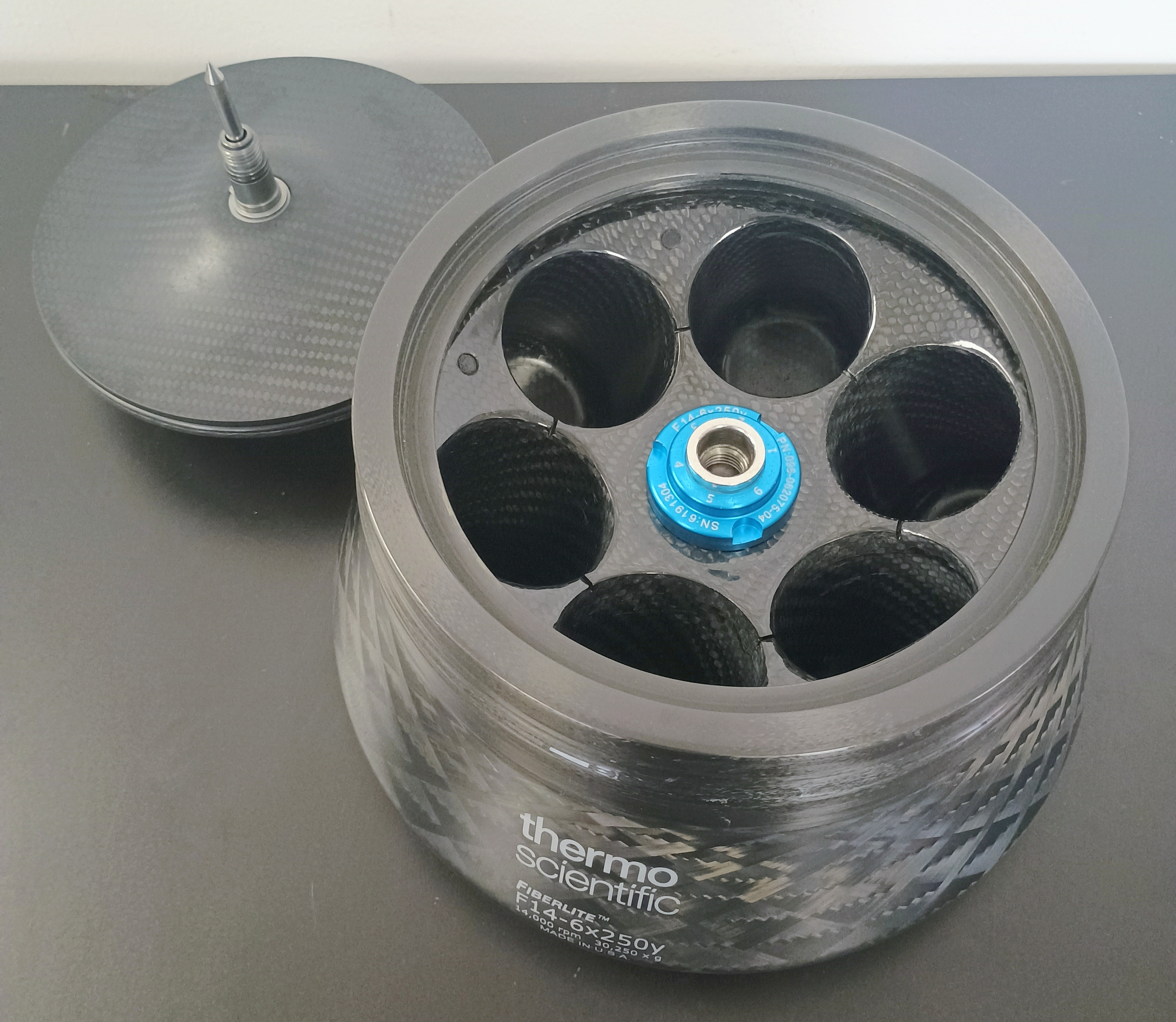 Used Thermo Fiberlite F14-6x250y Fixed Angle Rotor