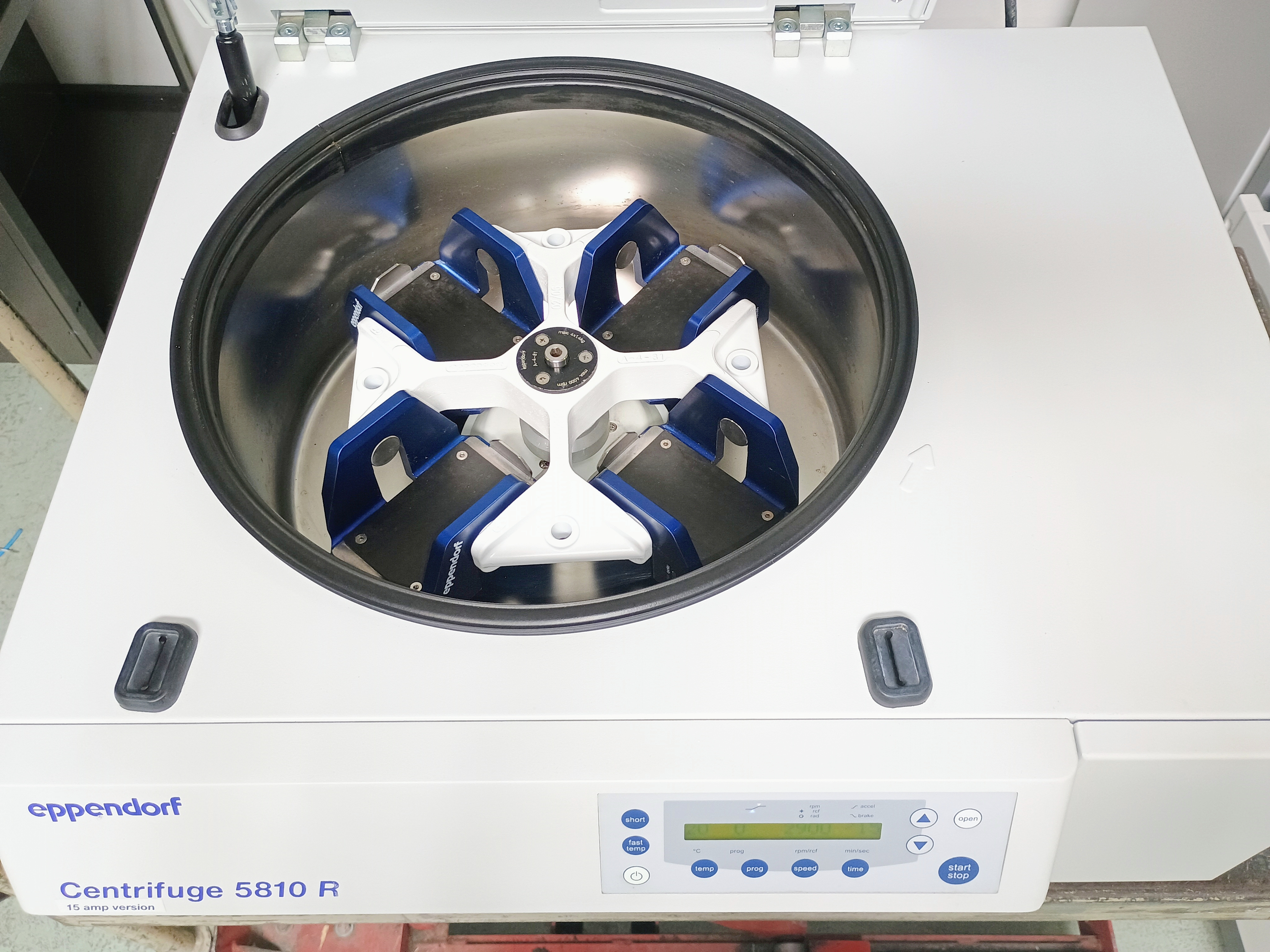 Refurbished 5810R Refrigerated Benchtop Centrifuge