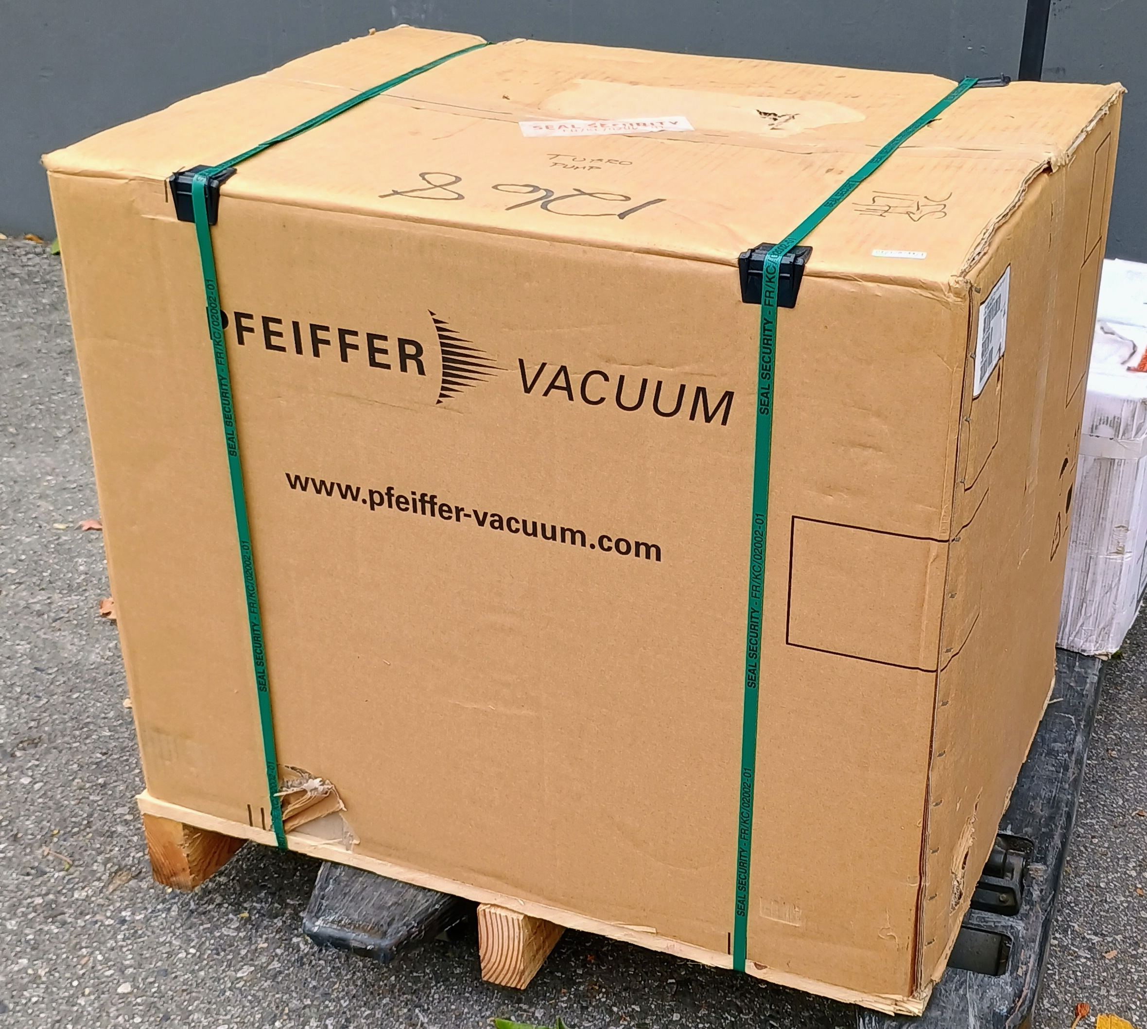 Pfeiffer ATH2303M Turbo Pump