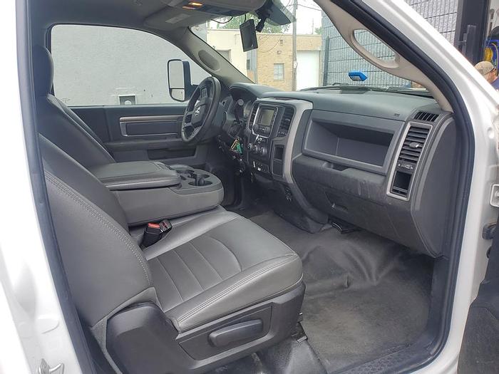 Used 2017 Elliott M43R Sign Crane on 2017 Ram 5500 Reg Cab Flatbed Truck – M54174