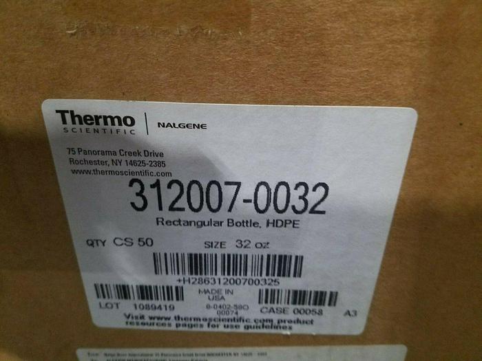 Used Thermo Scientific 32 Oz NEW Rectangular Plastic Bottles with Caps Lot of 50