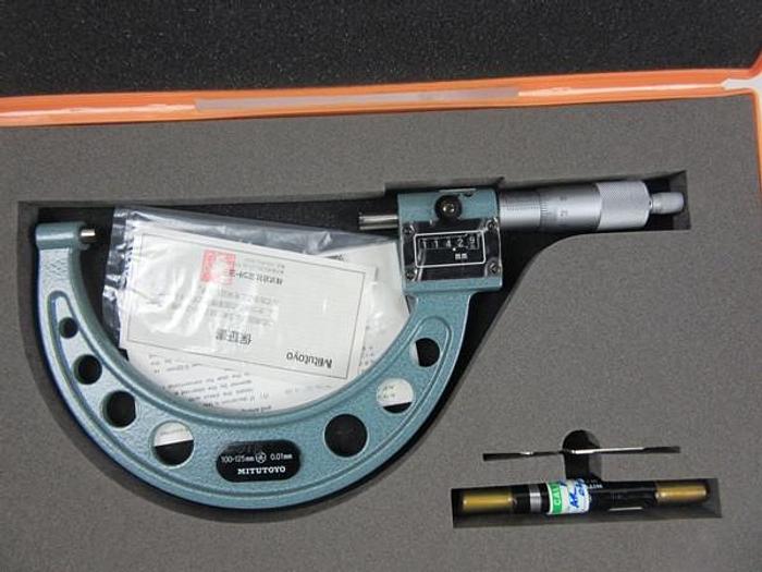 Used MITUTOYO-193-106-Digit-Outside-Micrometer-100-125-mm-01-mm-with-case