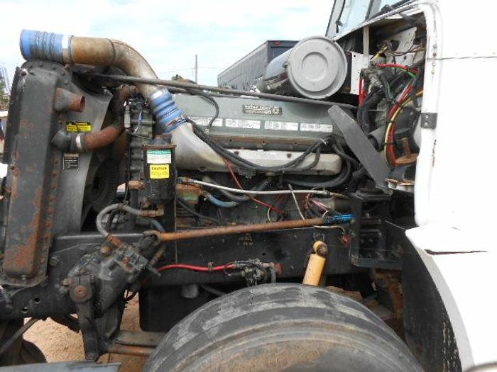 Used 1998 FREIGHTLINER FLD120