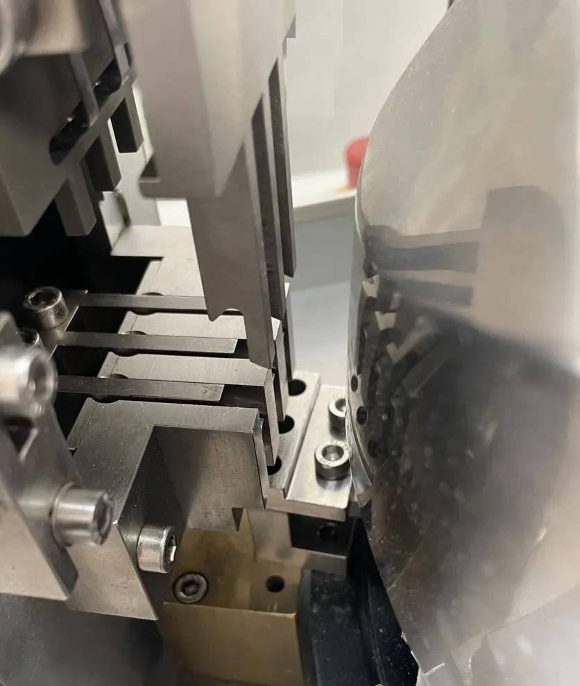 Usato HARRO HÖFLIGER - Opercolatrice - KFM III