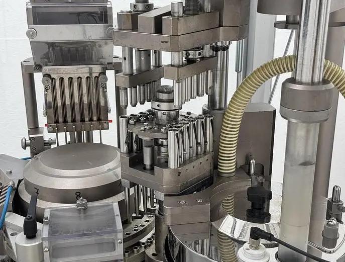 Usato ZANASI - Riempitrice Capsule - AZ-40 F