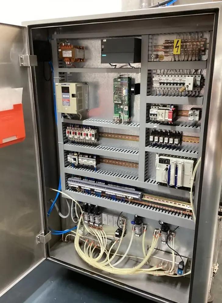 Usato AXOMATIC - Riempitrice + Tappatrice - OPTIMA 1000