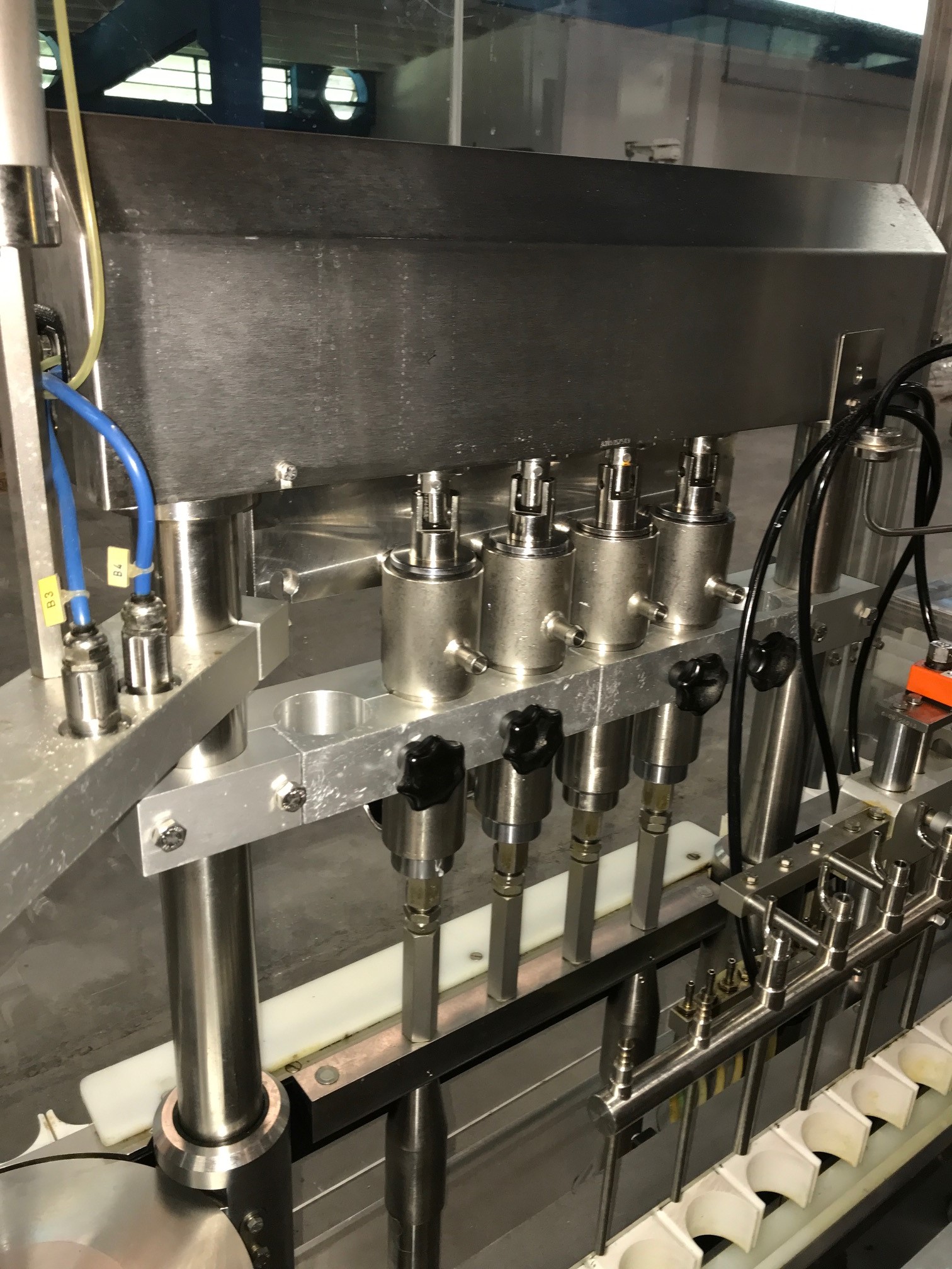 Used BOSCH - Riempitrice + Tappatrice - MLF 3002