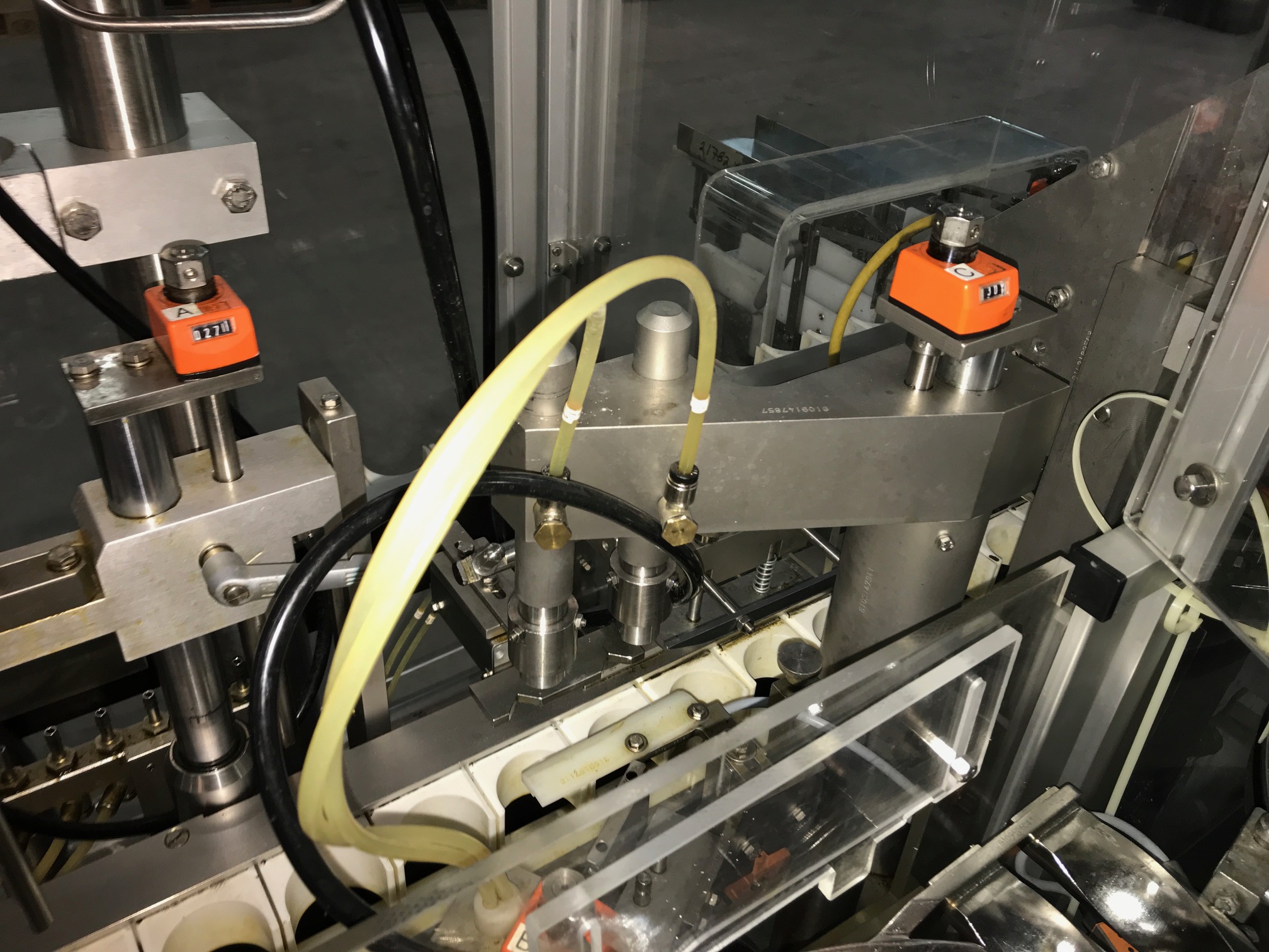 Used BOSCH - Riempitrice + Tappatrice - MLF 3002