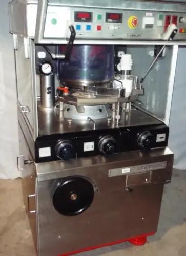 Usato MANESTY - Comprimitrice - UNIPRESS