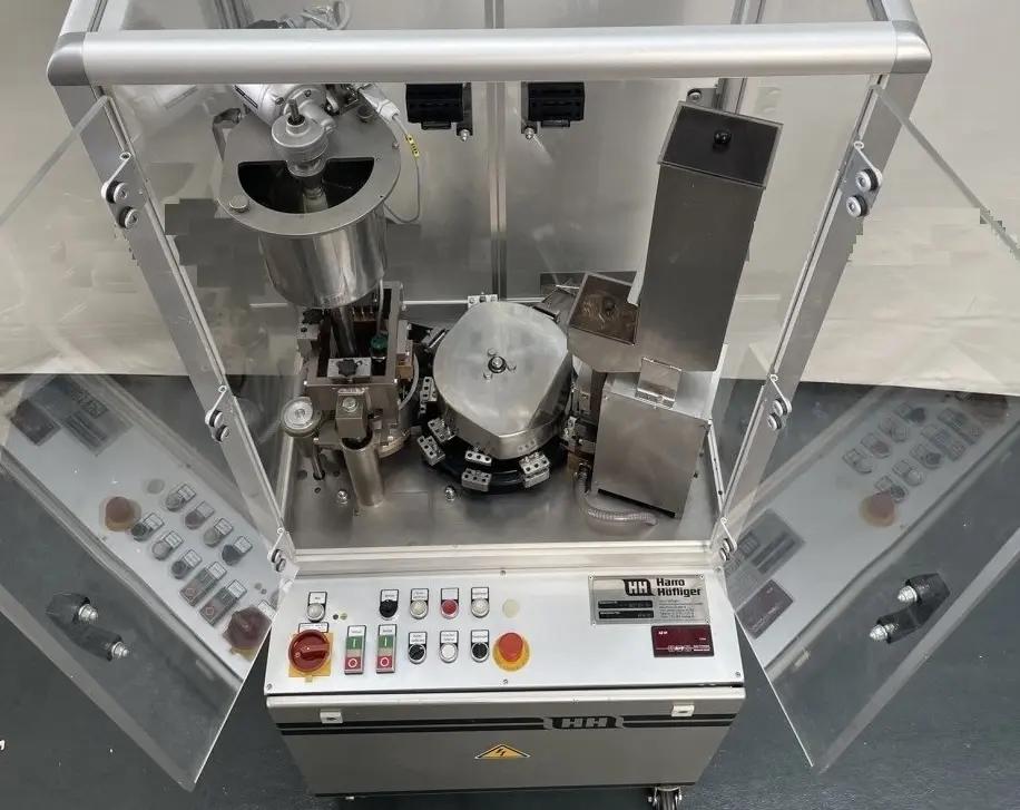 Usato HARRO HÖFLIGER - Opercolatrice - KFM III