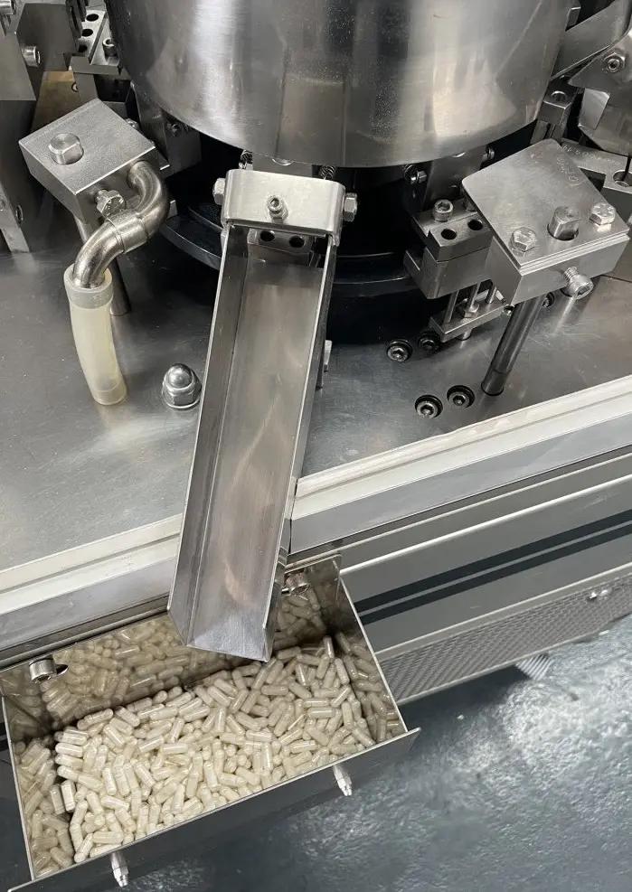 Usato HARRO HÖFLIGER - Opercolatrice - KFM III