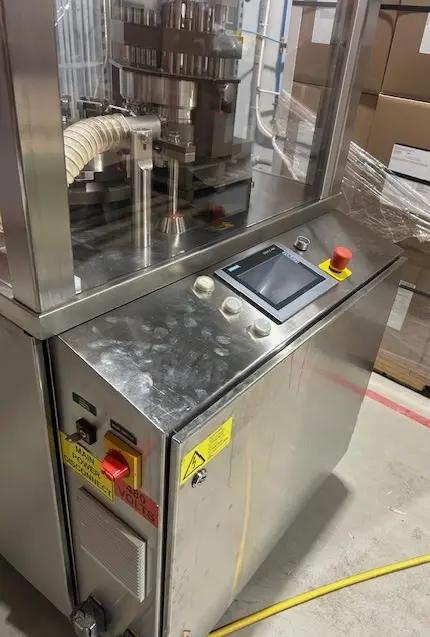 Usato SYNTEGON - Opercolatrice - GKF705