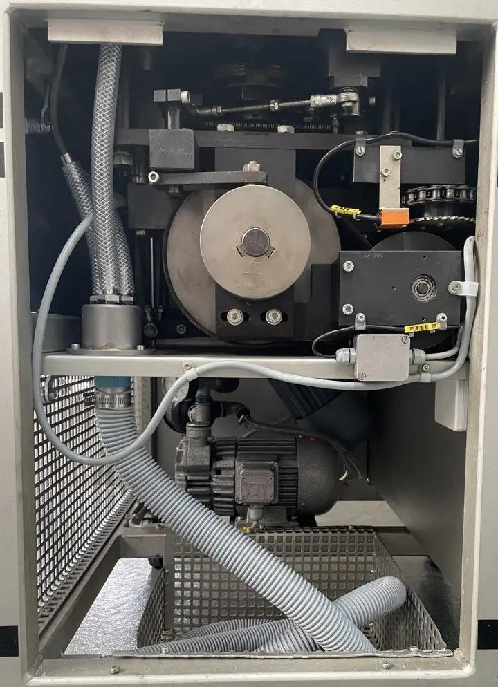 Usato HARRO HÖFLIGER - Opercolatrice - KFM III