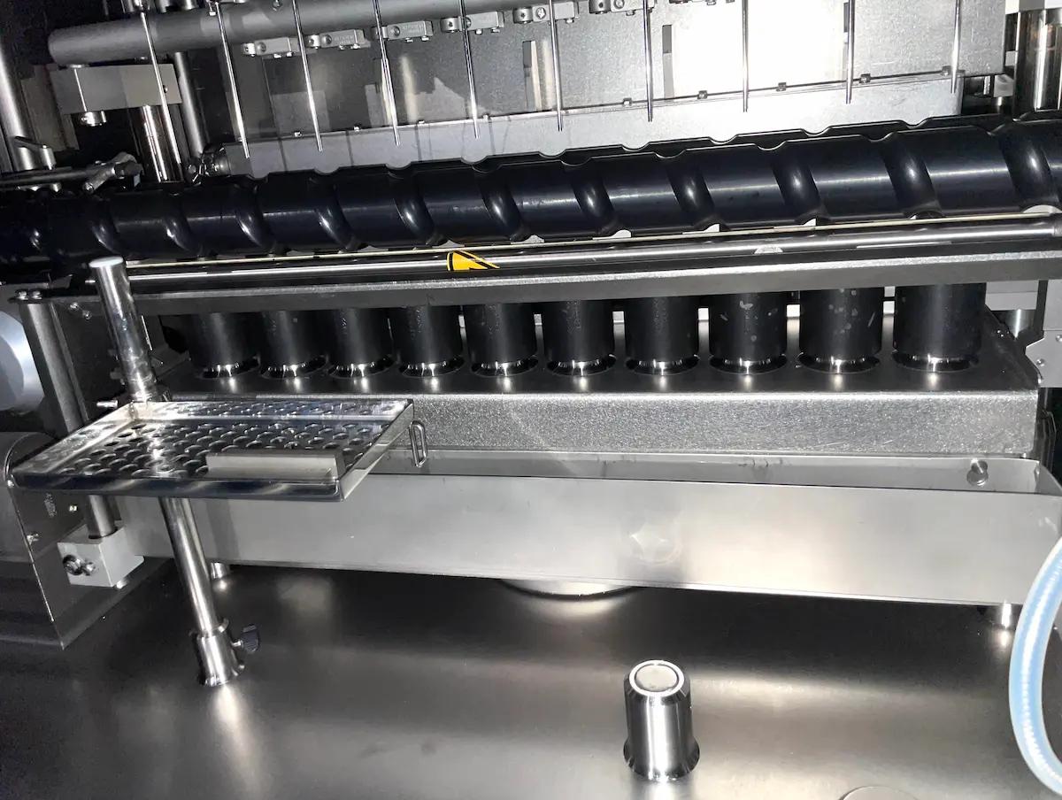 Usato BAUSCH+STRÖBEL - Linea Riempimento Fiale - HYDRA 1300.10 + PROT + WDS 5080